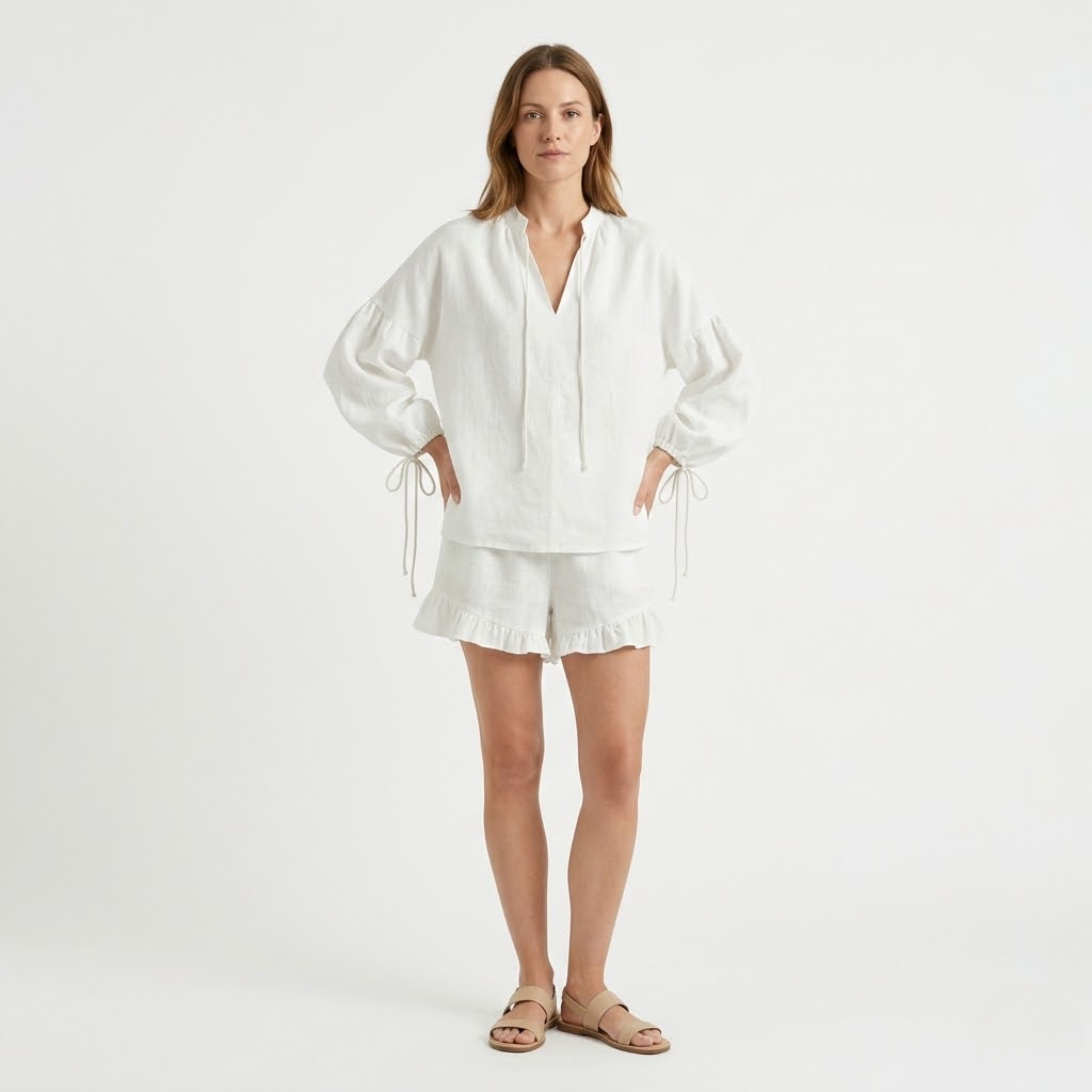 Női Két Részes Szett Hosszú Ujjú Blúzzal és Fodros Rövidnadrággal