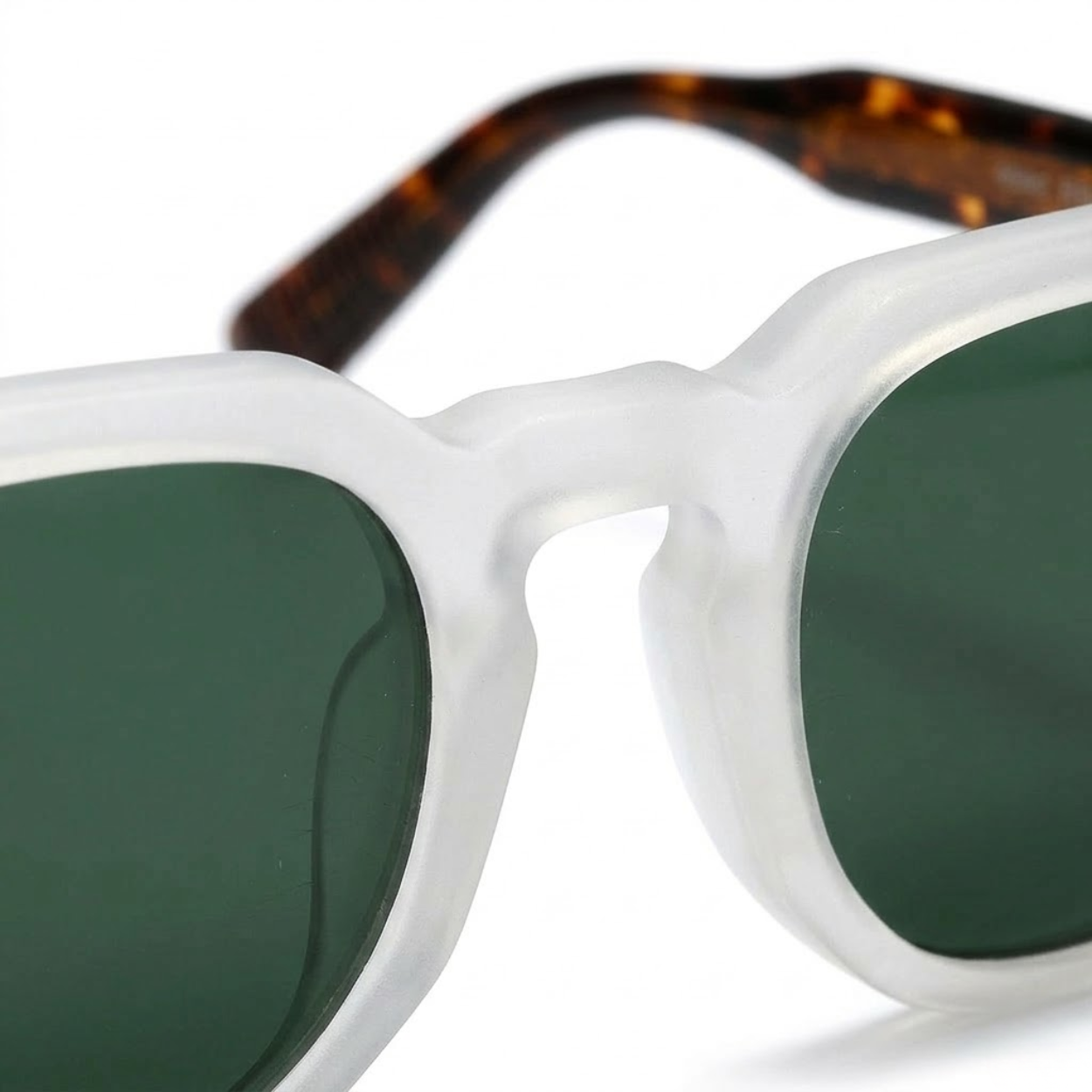 Polarized Square Sunglasses with Polycarbonate Frame and UV400 Protection