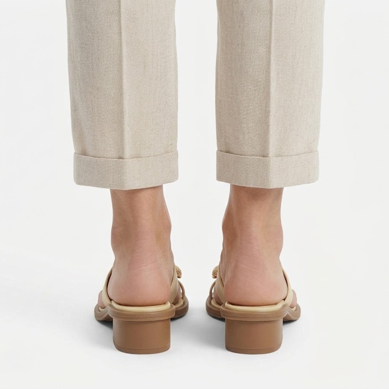 Mules con Tacón Cuadrado y Punta Cuadrada con Detalle Entregent para Mujer