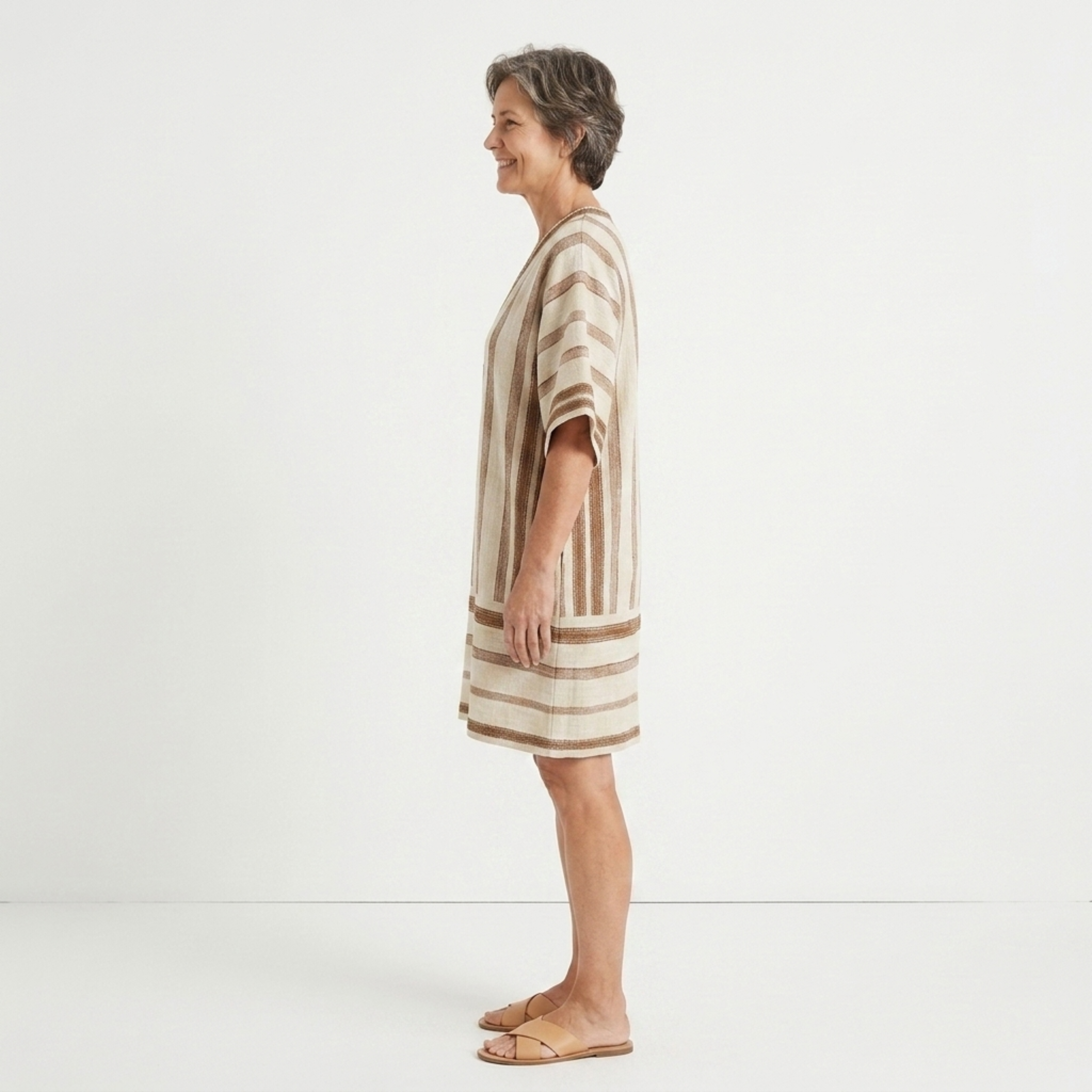 Bata kimono de playa a rayas — kaftán amplio con pompones — vacaciones de verano