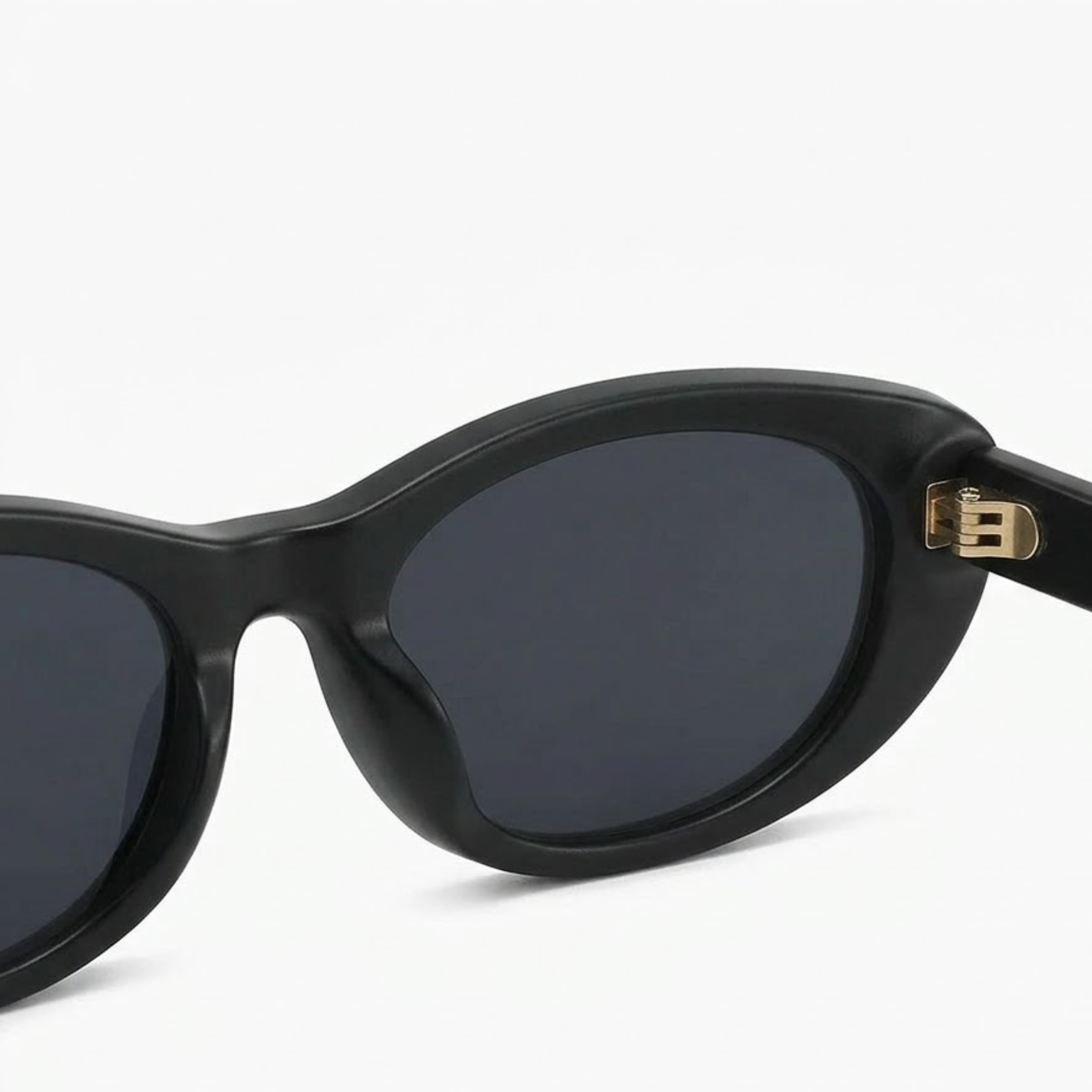 Lunettes de Soleil Ovales à Petite Monture Style Rétro et Verres Miroirs