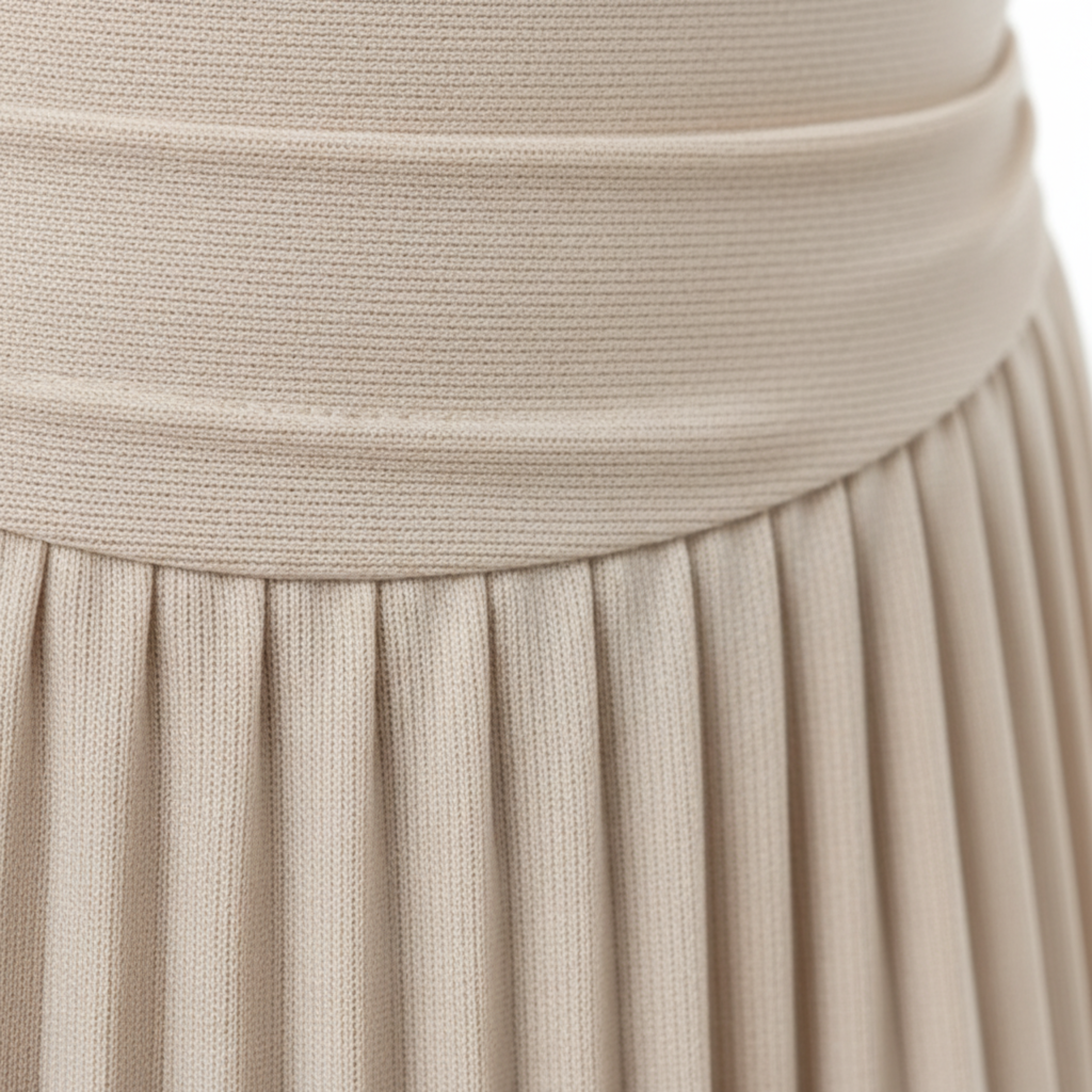 Plissiertes langes Kleid mit freiliegenden Schultern und offenem Rücken für Damen