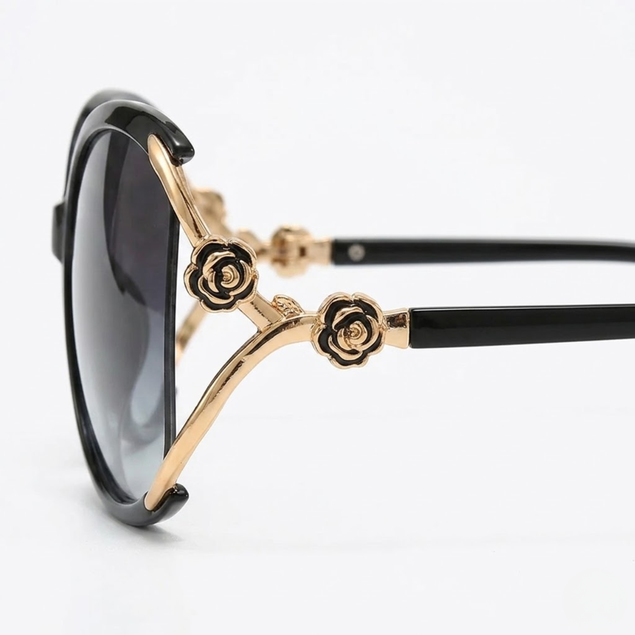 Oversized Women's Sunglasses with Metal Temples and Floral Details