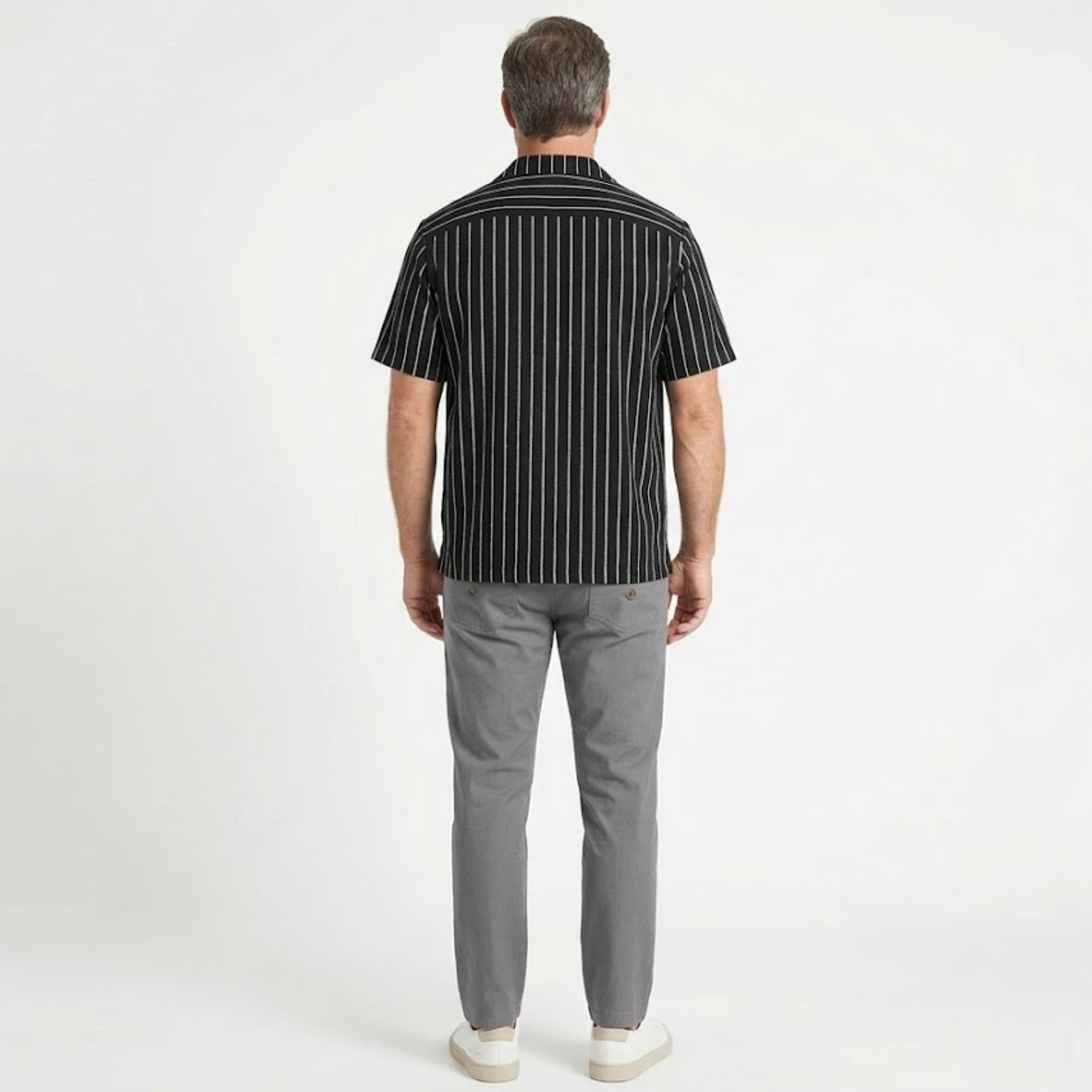 Férfi rövid ujjú csíkos ing hajtókával és gombokkal