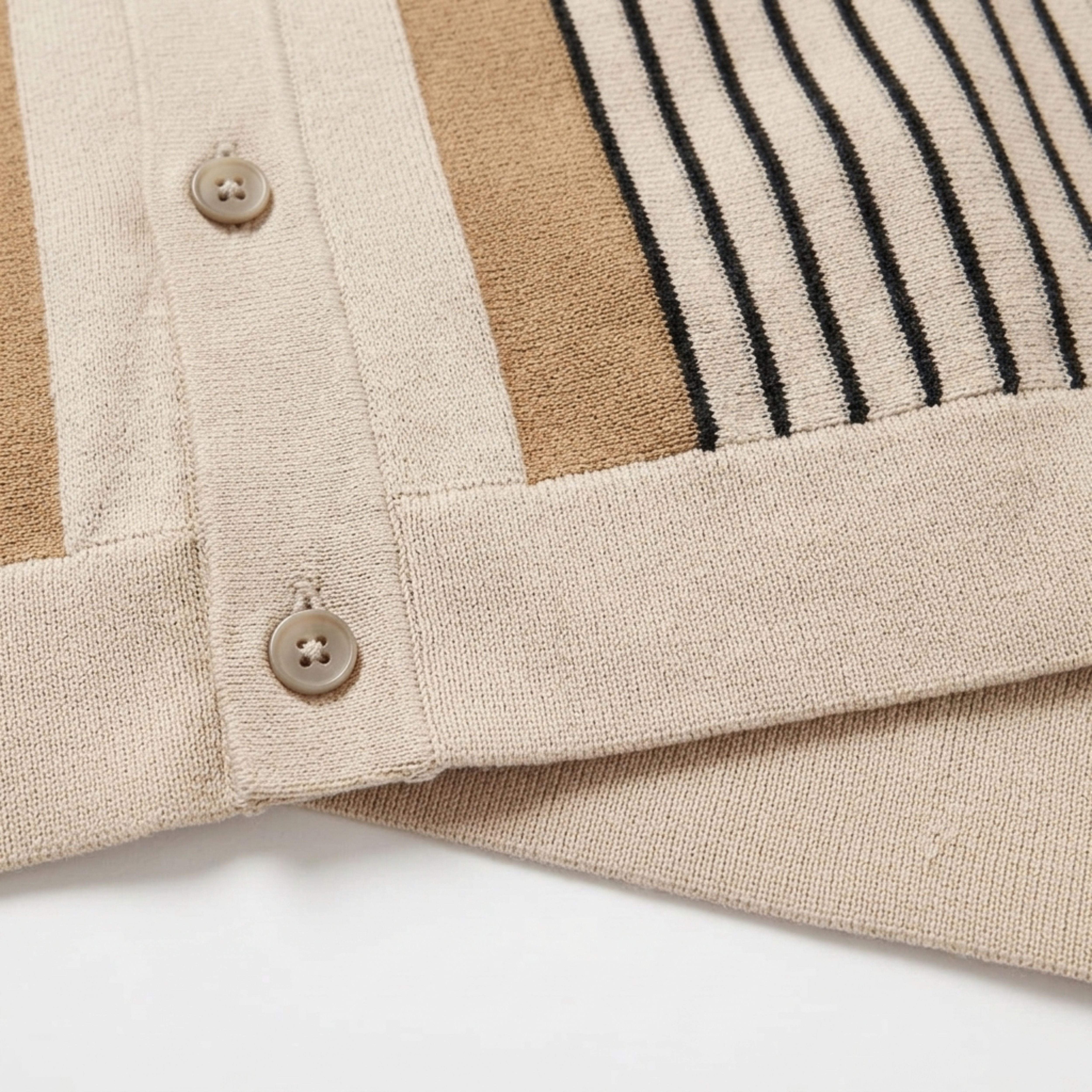 Maglia a rete uomo — righe verticali — taglio casuale