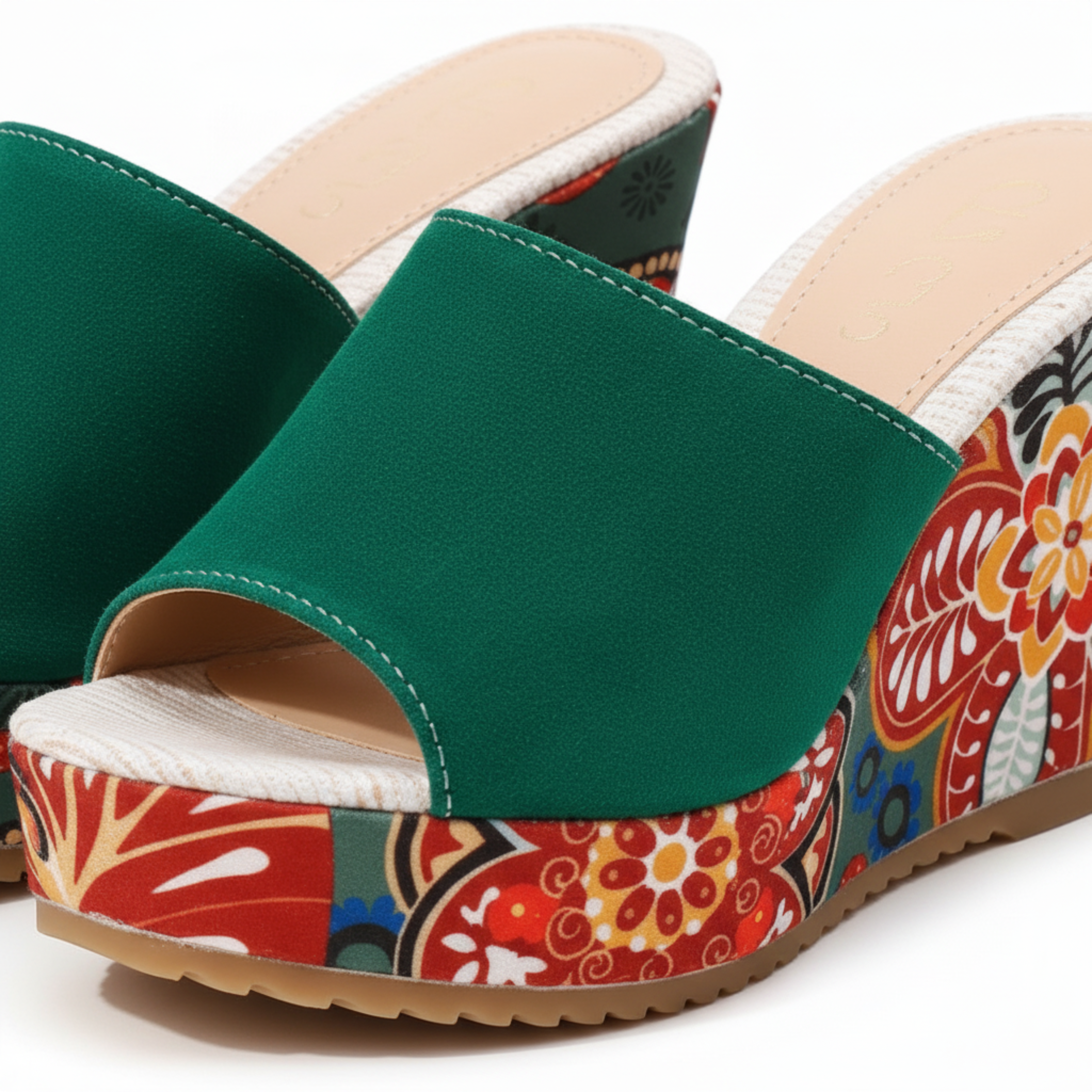 Mule con Zeppa in Velluto da Donna con Motivo Floreale e Punta Aperta