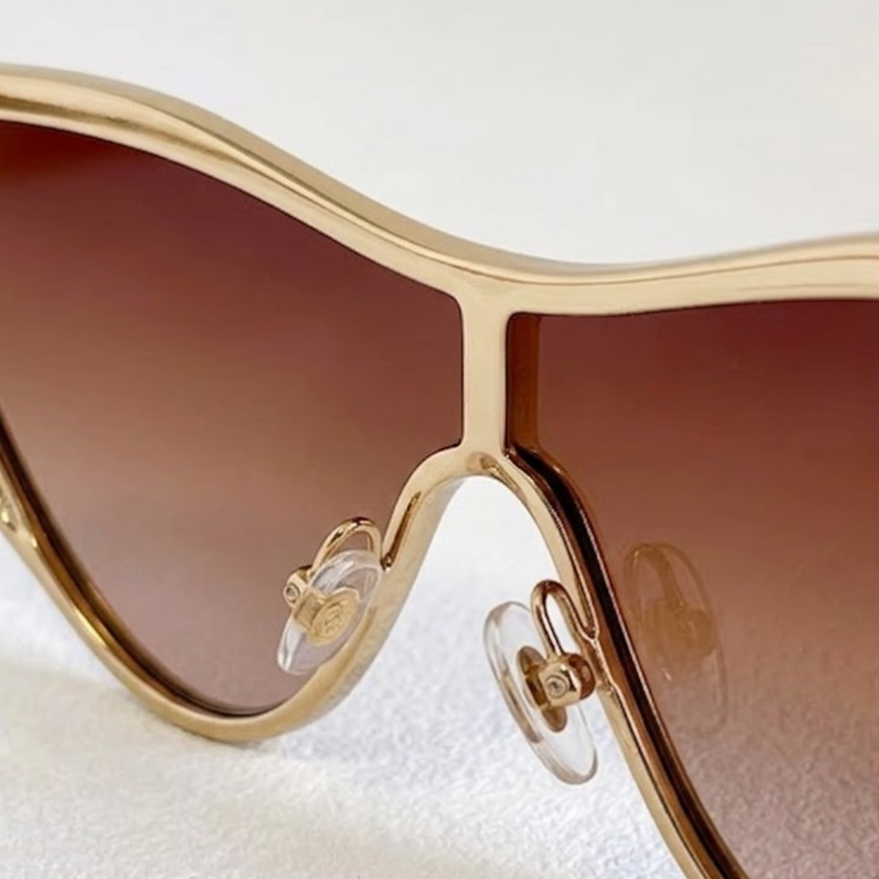 Damen Sonnenbrille im Katzenaugen-Stil aus Metall mit UV400-Schutz