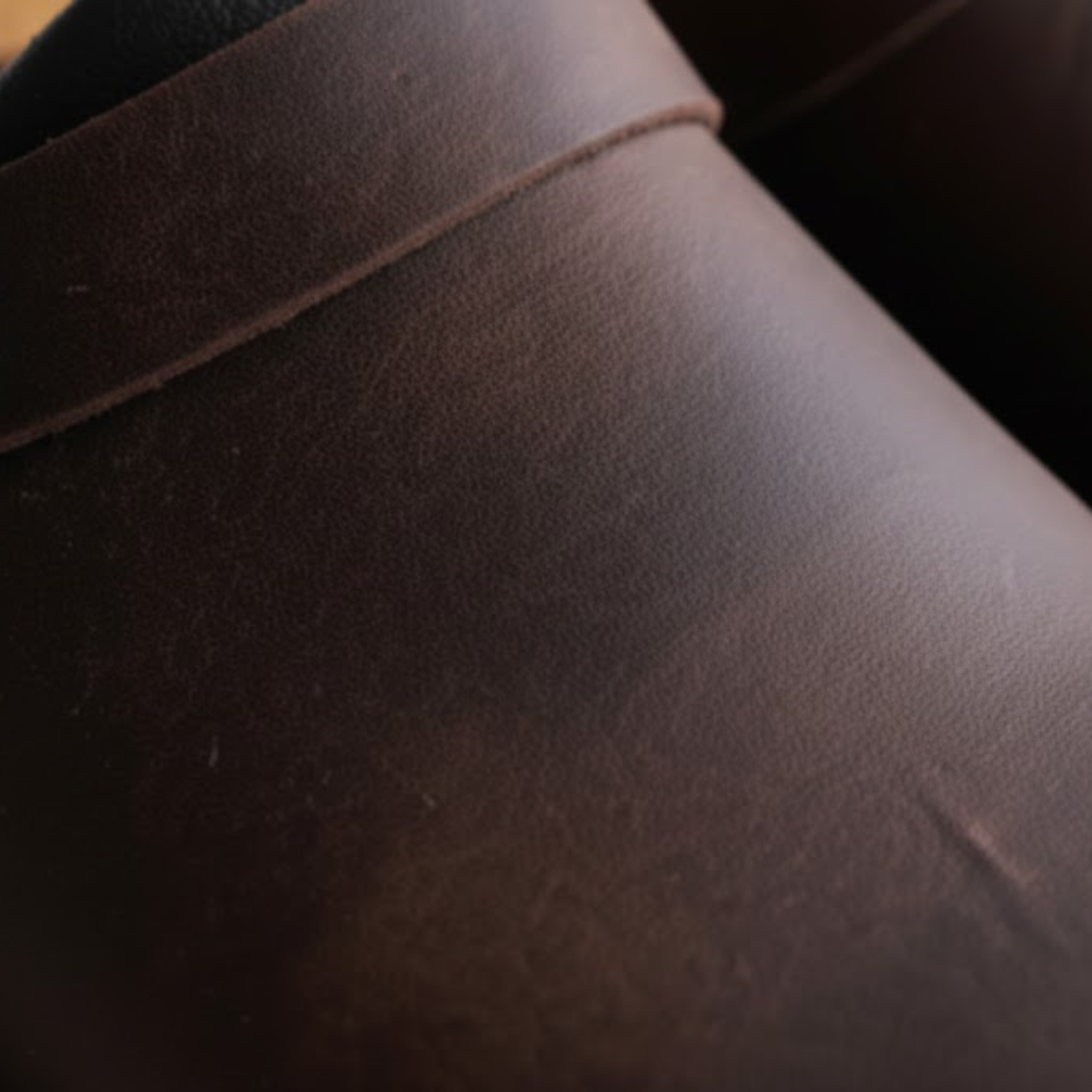 Herrenschuhe aus weichem Leder, runde Spitze, bequeme Sohle, lässiger Stil