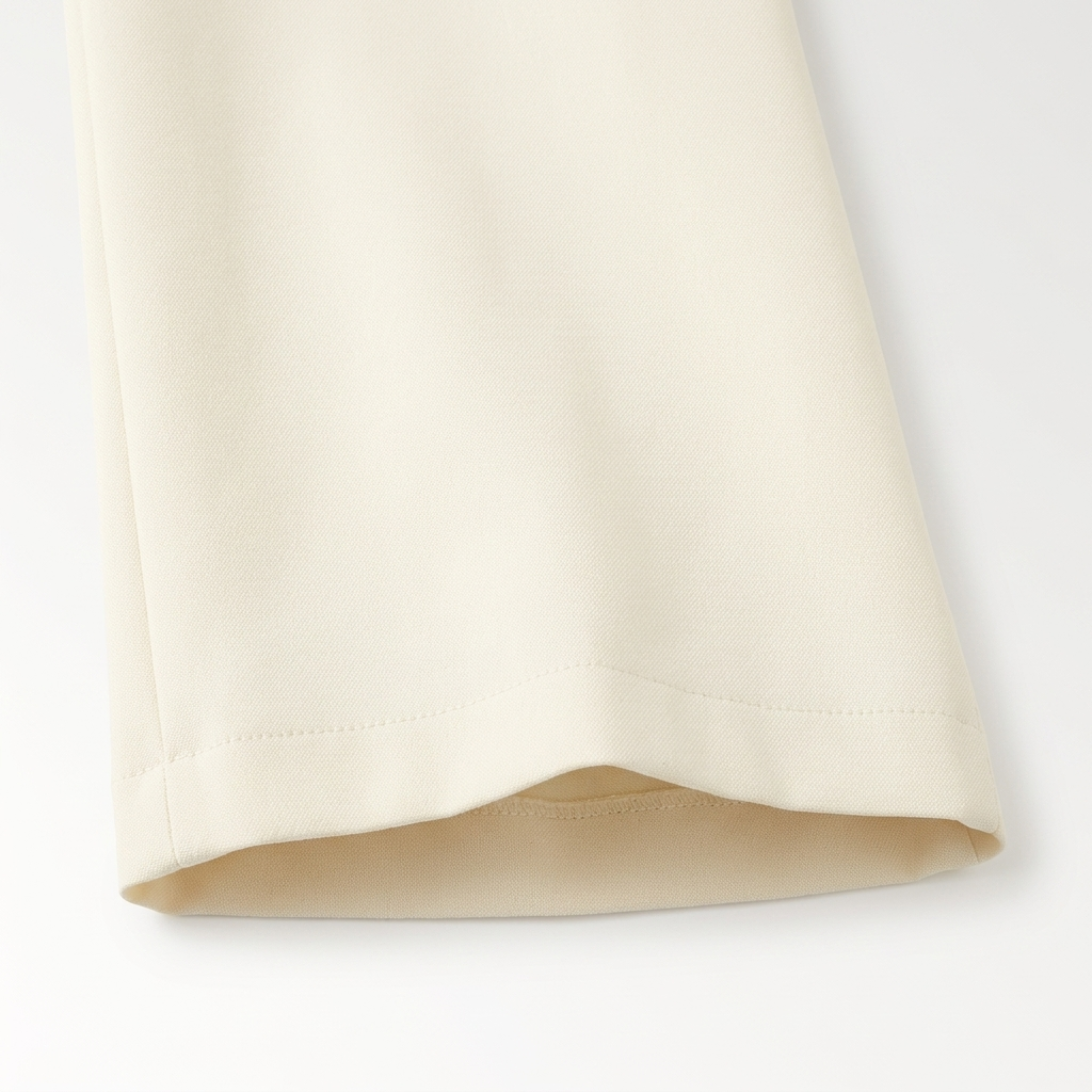 Conjunto feminino calças largas — top sem mangas estruturado — meia estação