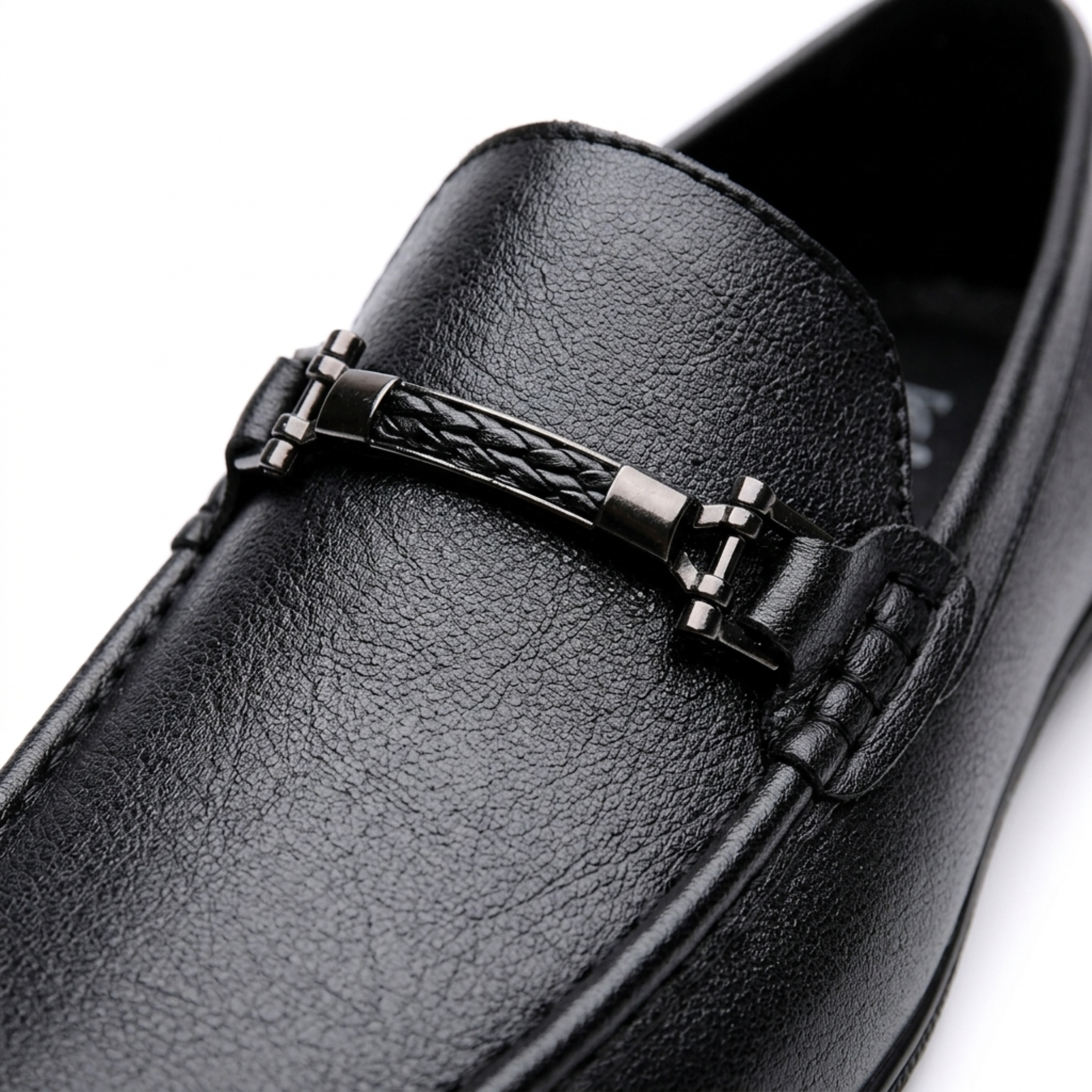 Genuine leather moccasins — metal buckle — casual outings