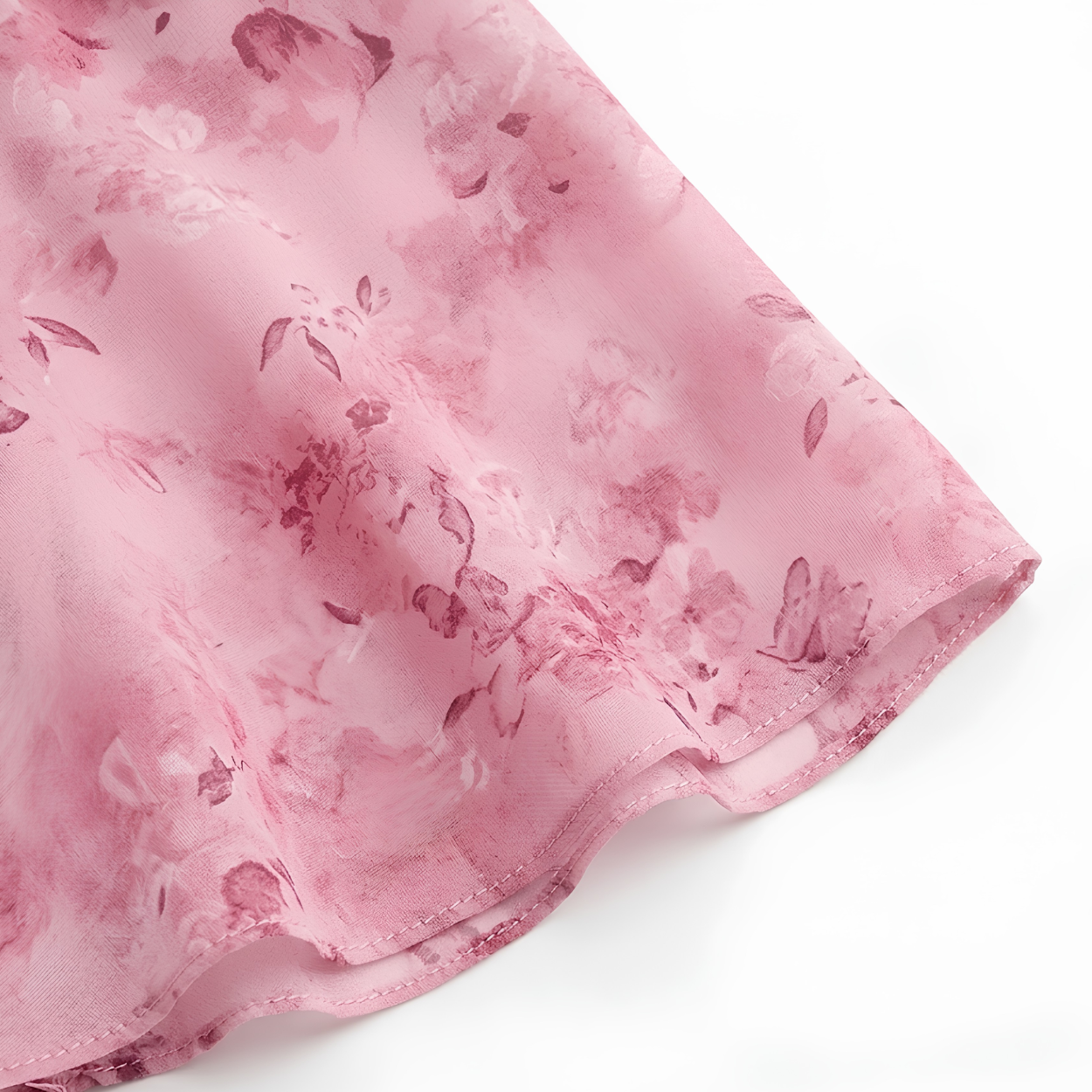 Vestido largo floral para invitada de boda con mangas con volantes y escote corazón