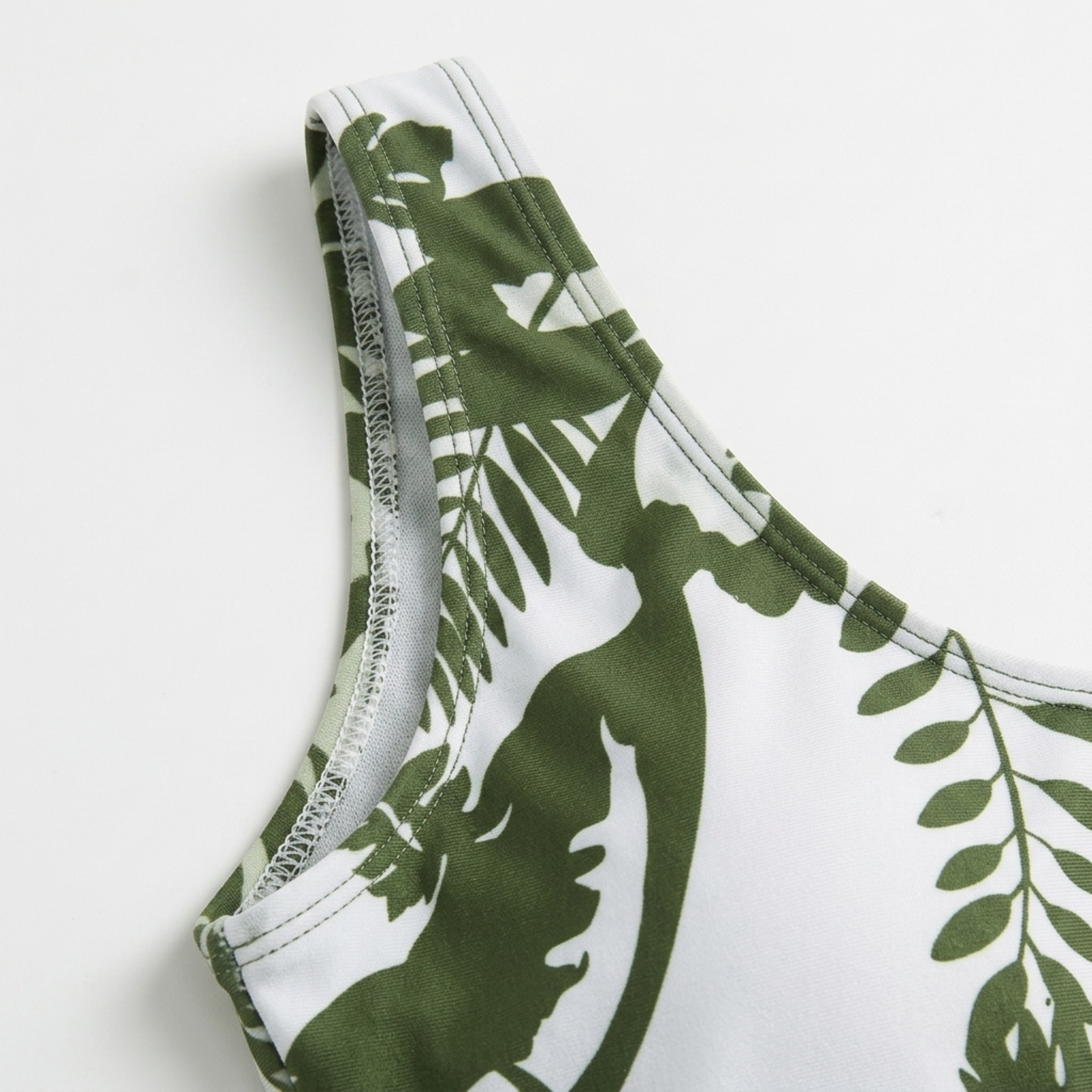 Costume da bagno intero taglia grande per donna con pareo integrato a stampa floreale