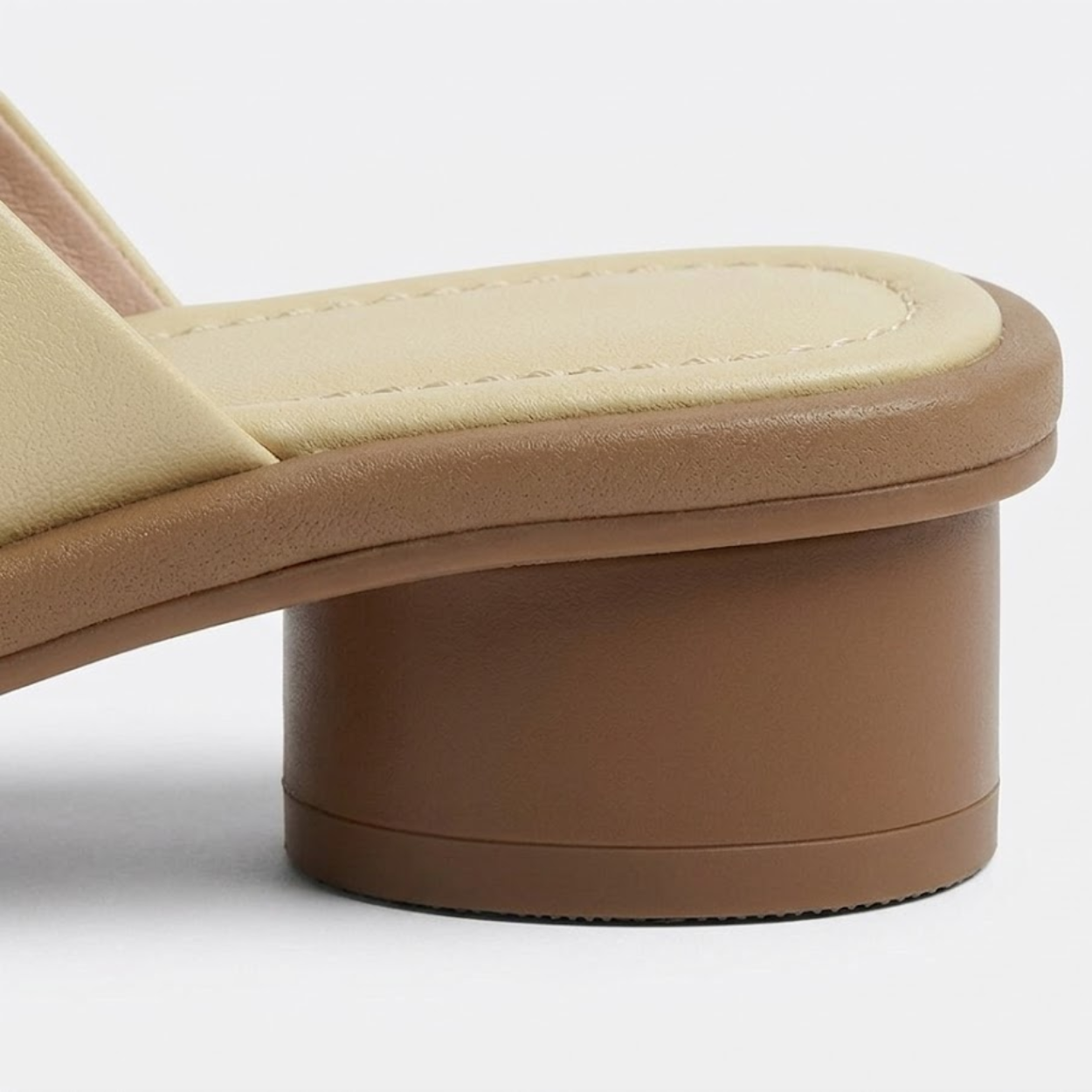Mules con Tacón Cuadrado y Punta Cuadrada con Detalle Entregent para Mujer