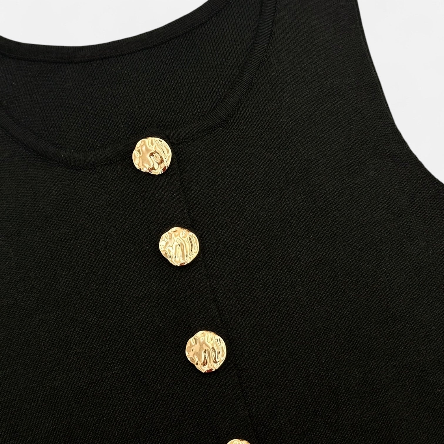 Ancienne Monde | Gilet Sans Manches à Boutons Dorés pour Femme – Simplicité Sculptée