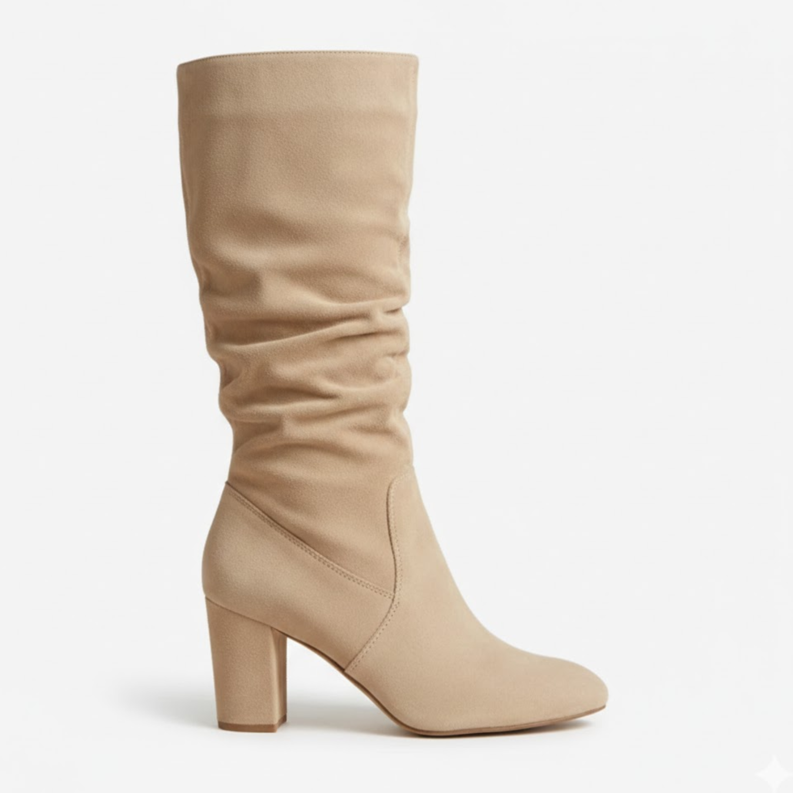 Vádli közepéig érő velúr félcipő vastag sarokkal és lágy redőkkel