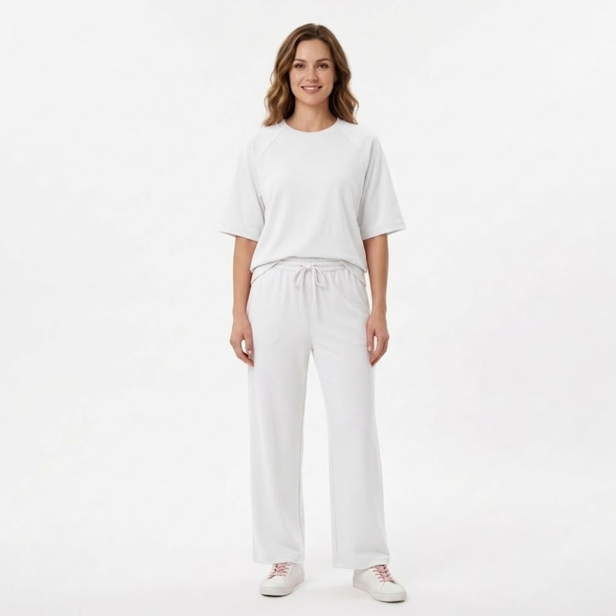 Conjunto de Duas Peças para Mulher com T-shirt de Gola Redonda e Calças Largas Fluídas