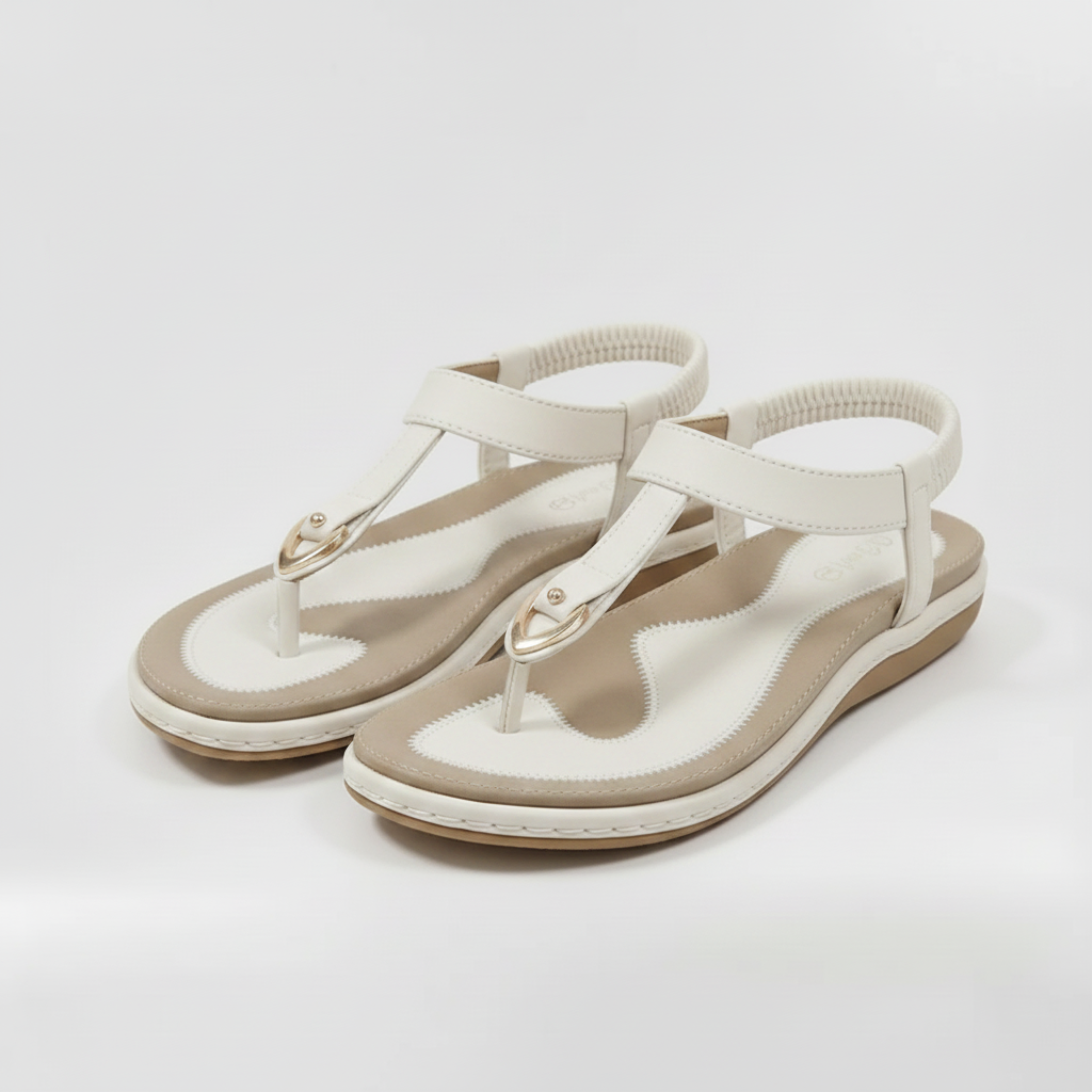Flade sandaler til kvinder med elastisk bagrem og metal detalje