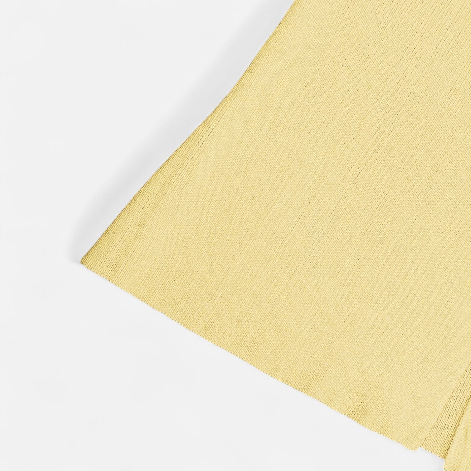 Ancienne Monde | Gilet Sans Manches à Boutons Dorés pour Femme – Simplicité Sculptée