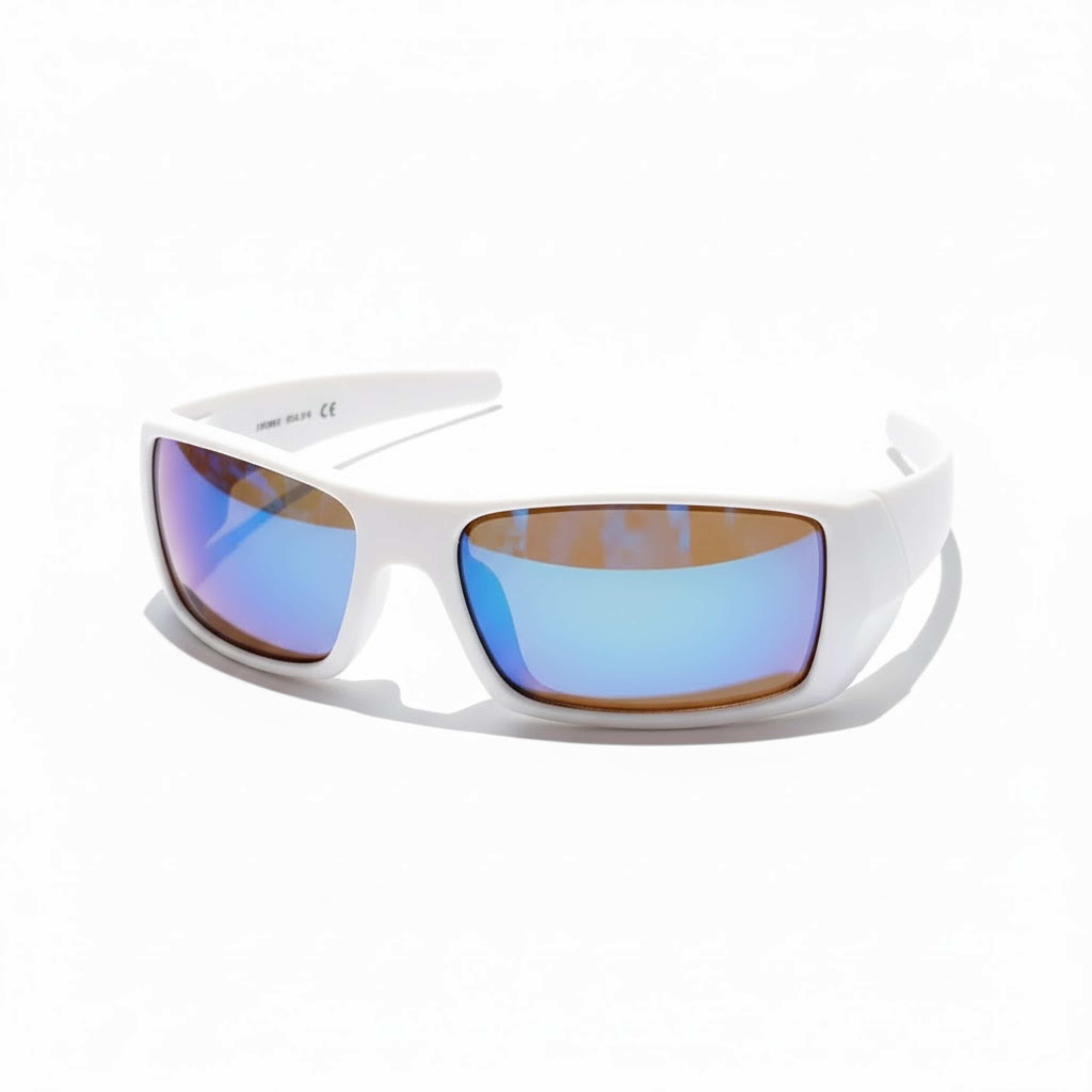 Gafas de sol deportivas envolventes con montura de policarbonato y protección UV