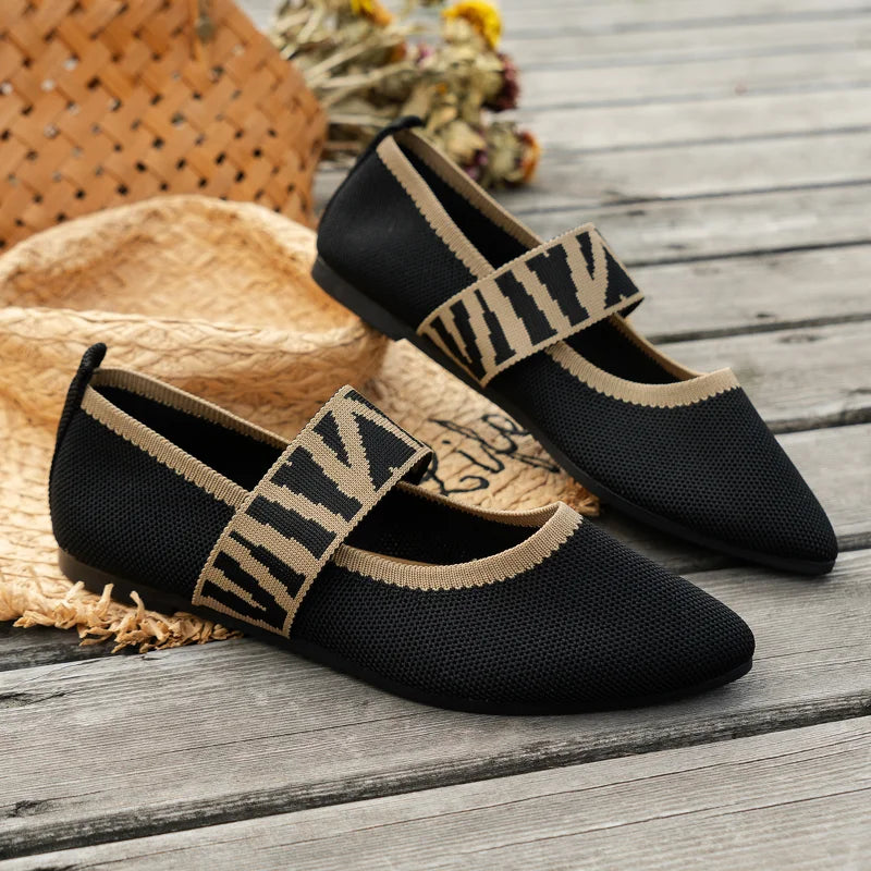 Flache Schuhe mit spitzer Spitze