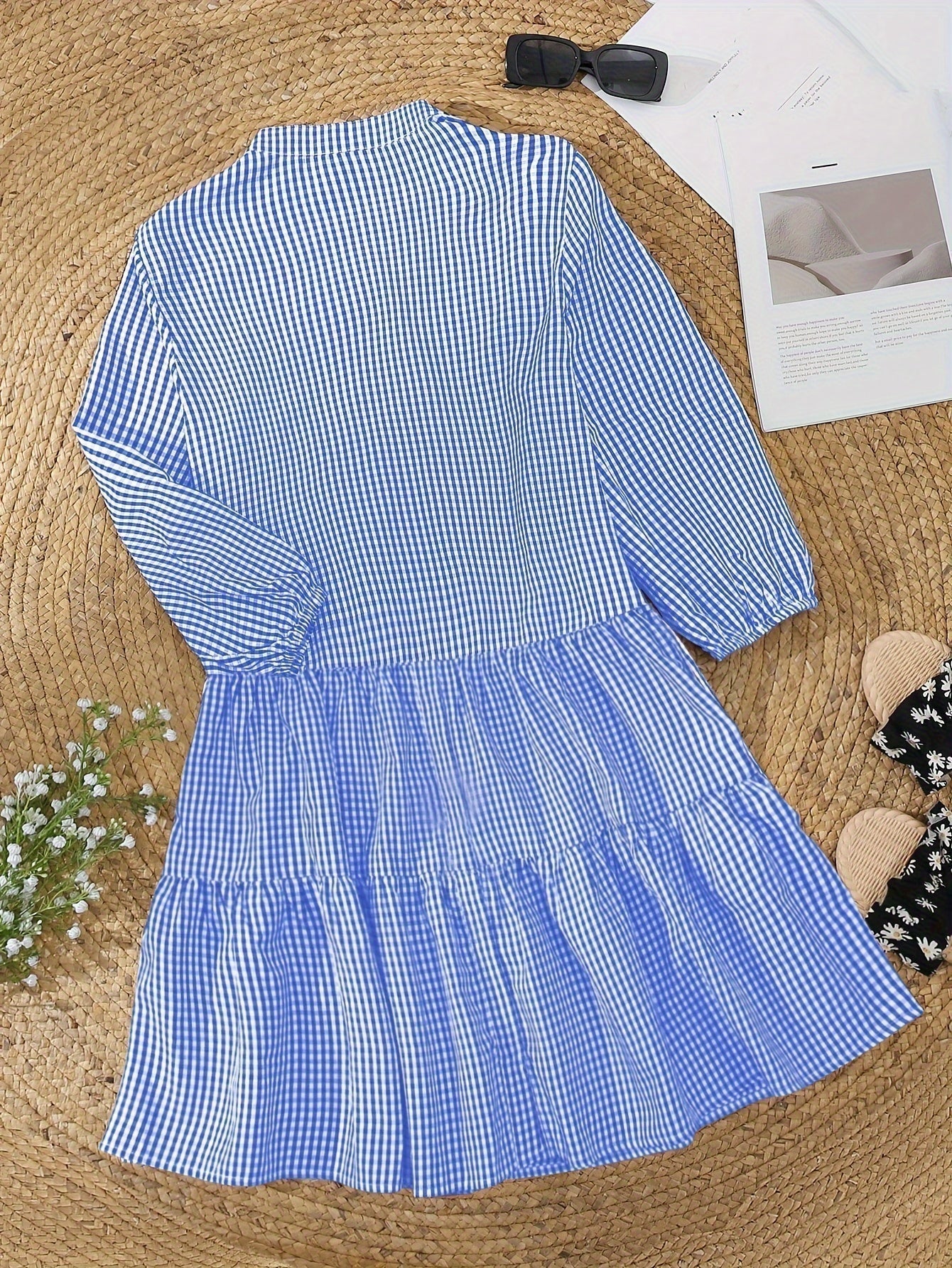 Kurzes Kleid mit Volants