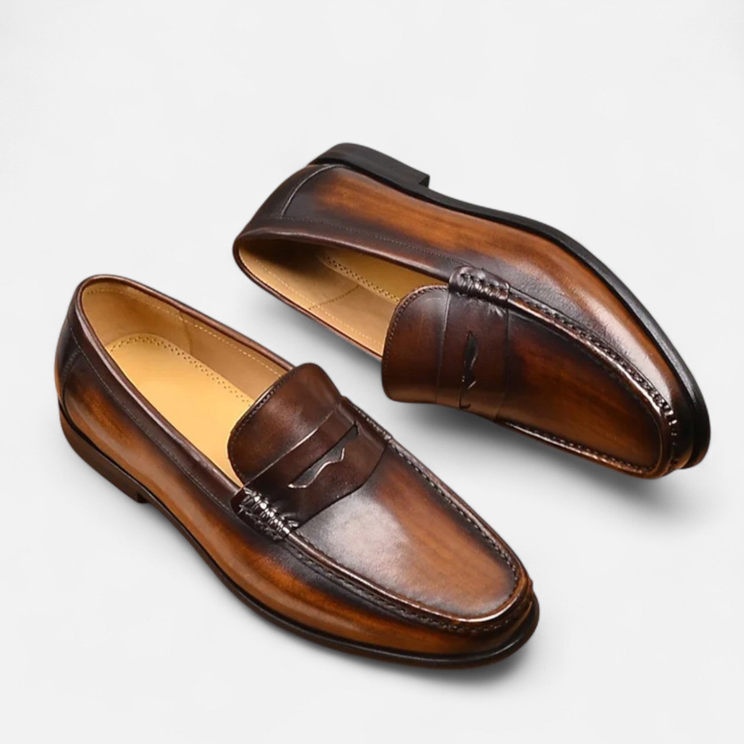 Ancienne Monde | Mocassins Penny en Cuir pour Homme – Élégance Noire à Enfiler pour le Bureau & les Occasions