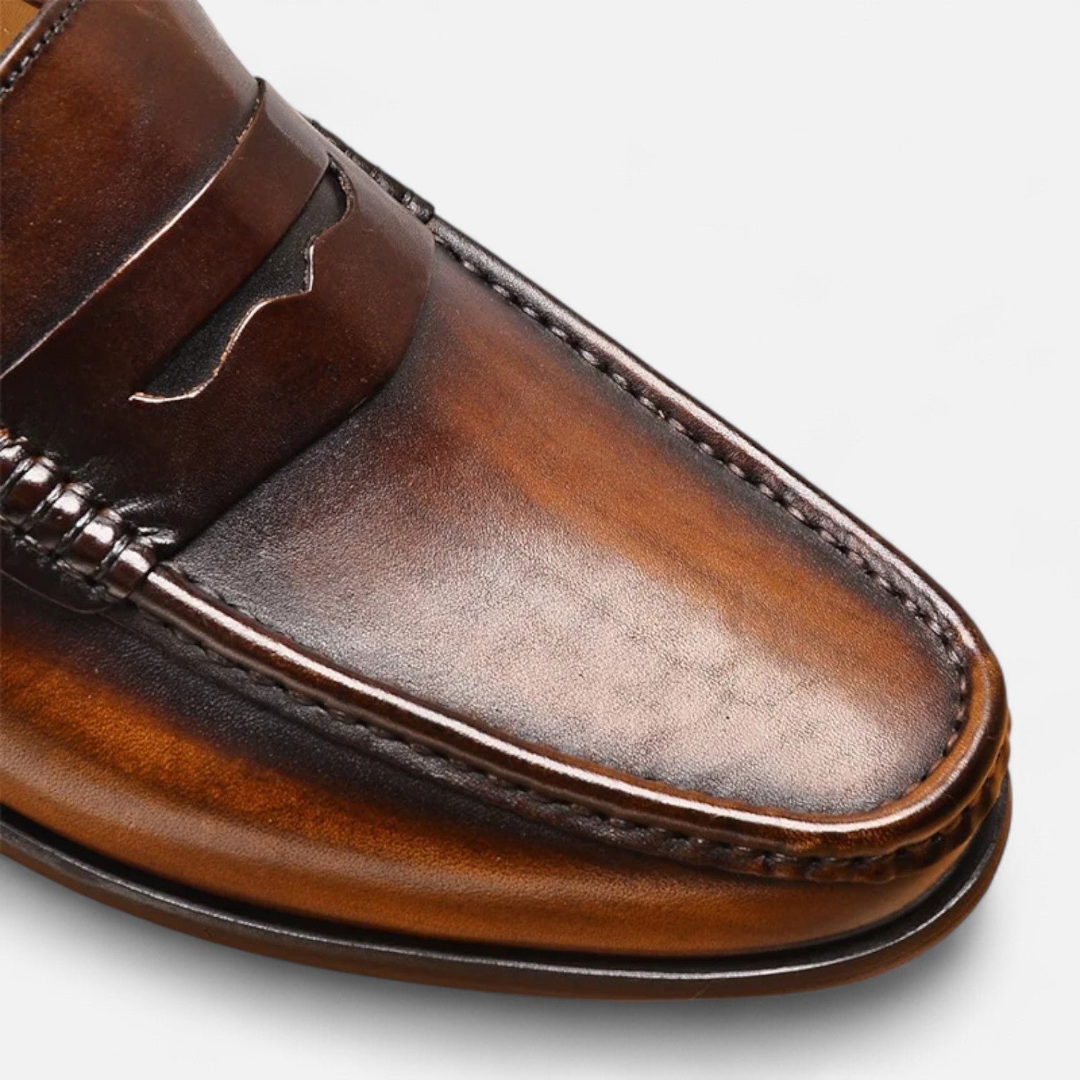 Ancienne Monde | Mocassins Penny en Cuir pour Homme – Élégance Noire à Enfiler pour le Bureau & les Occasions