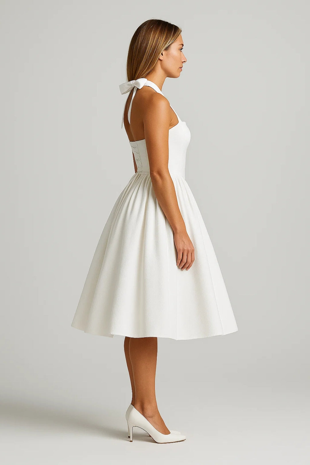 Cocktailkleid mit trapezförmigem Rückenausschnitt