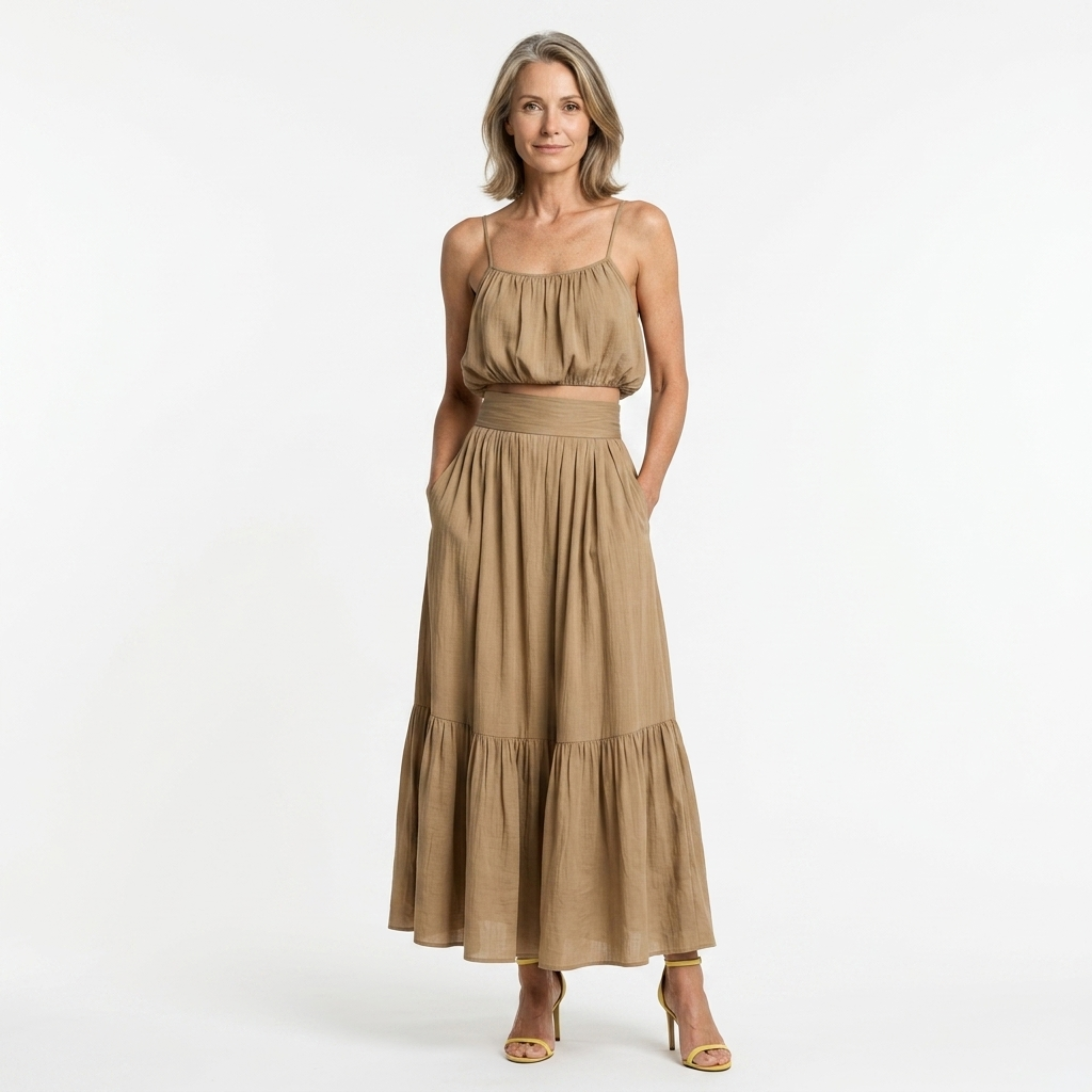 Completo crop top donna e gonna lunga — silhouette fluida — spiaggia