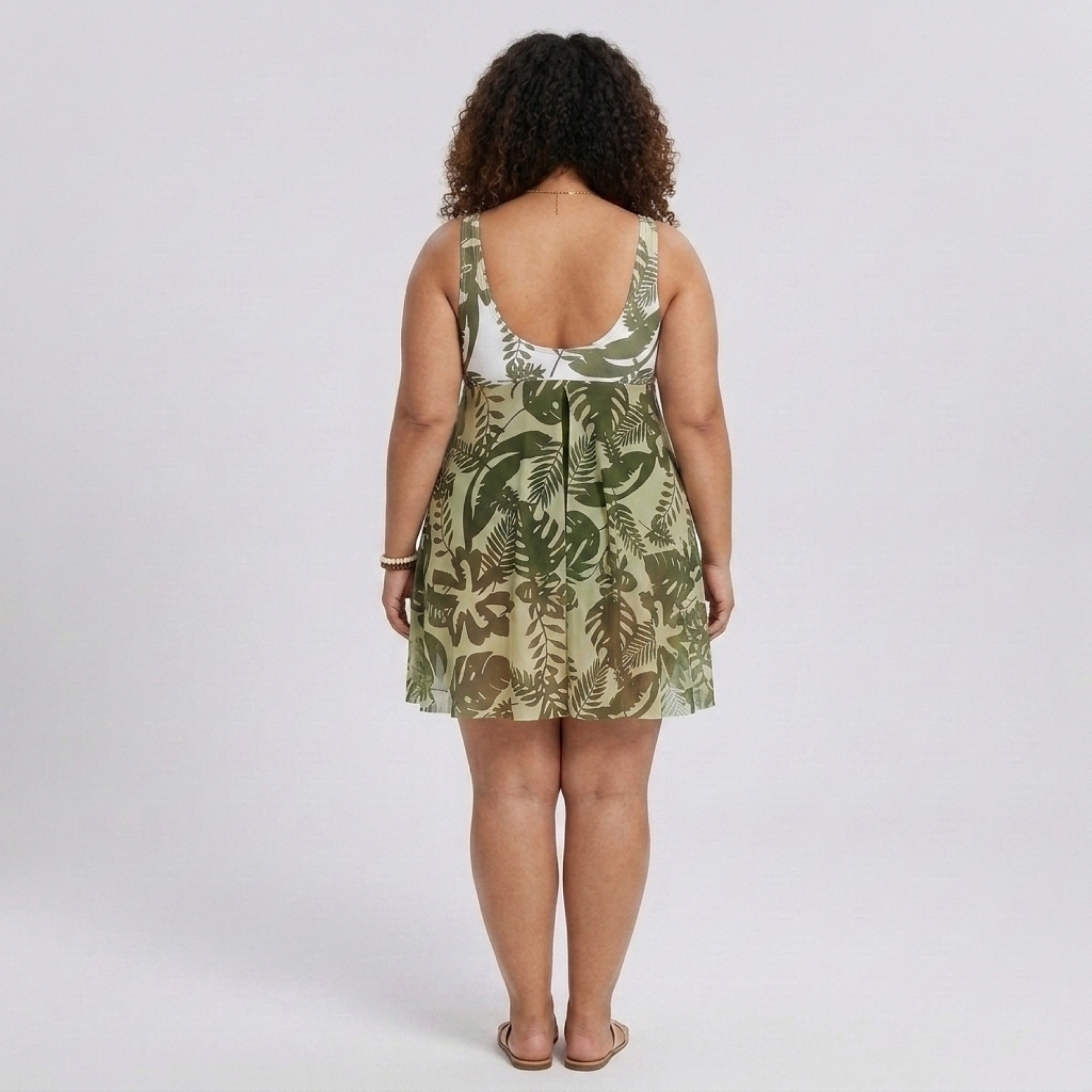 Costum de baie întreg pentru femei mărimi mari, cu pareo integrat și imprimeu floral