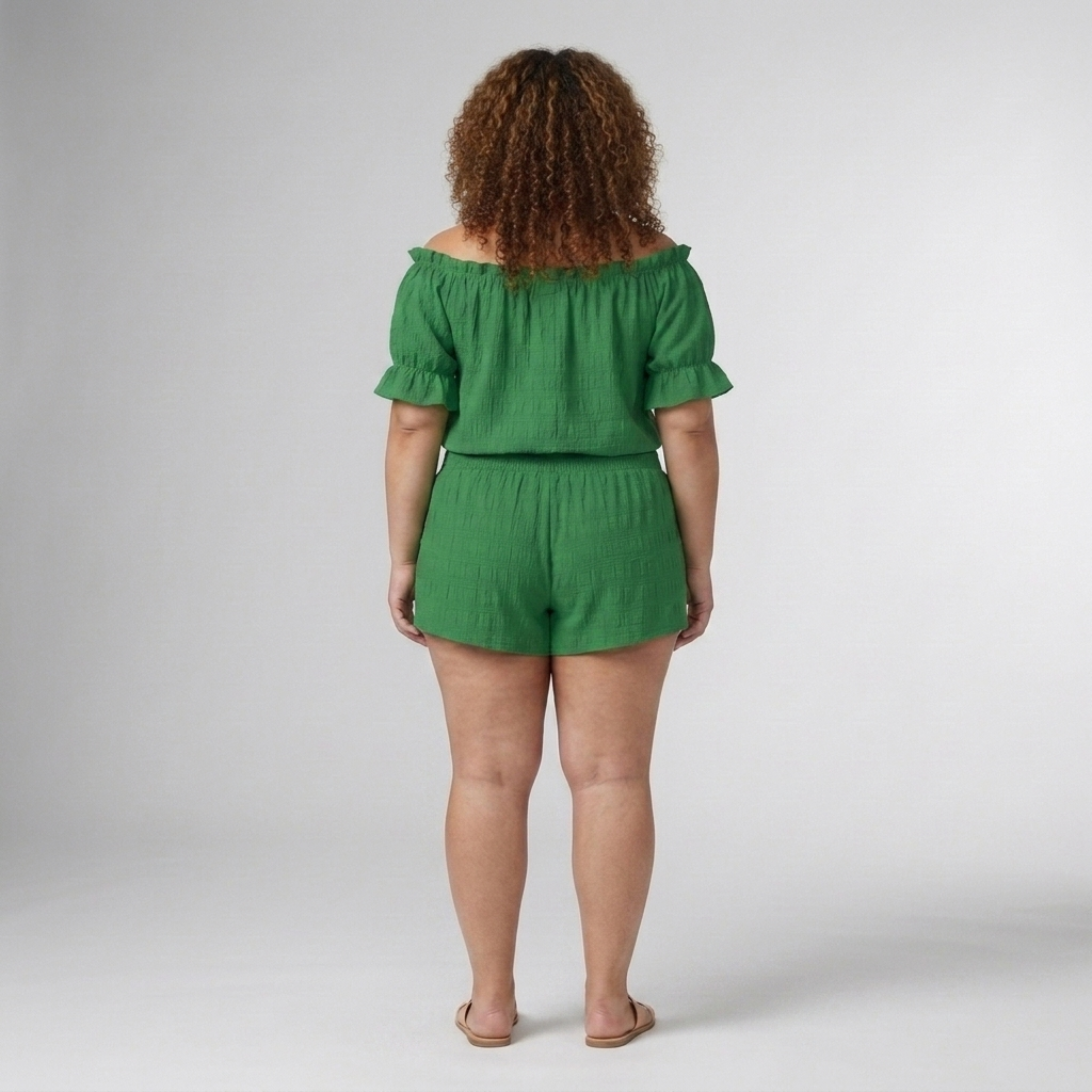 To-delt afslappet sæt i store størrelser med off-shoulder top
