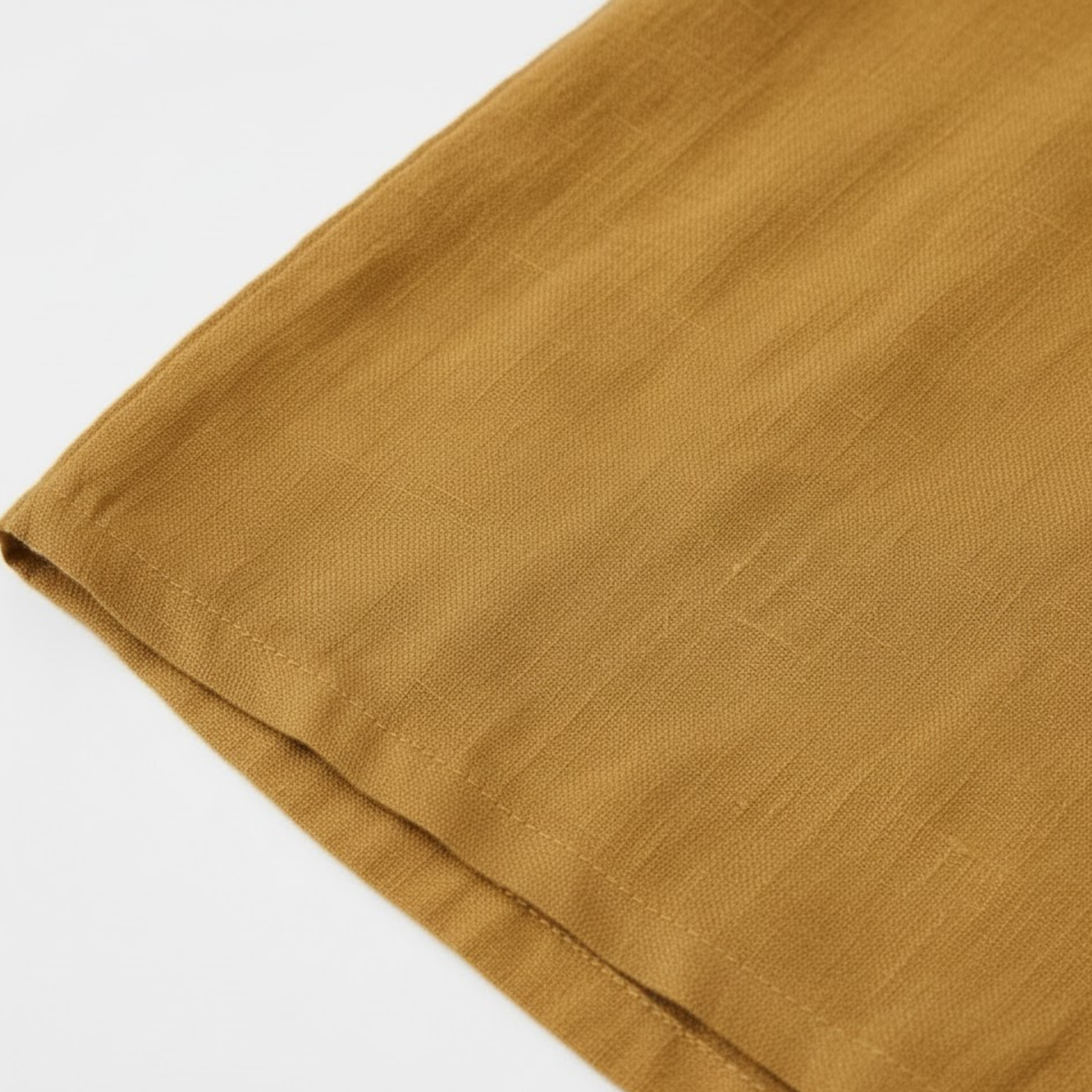 Rövid lenruha V-nyakú és felhajtott rövid ujjakkal