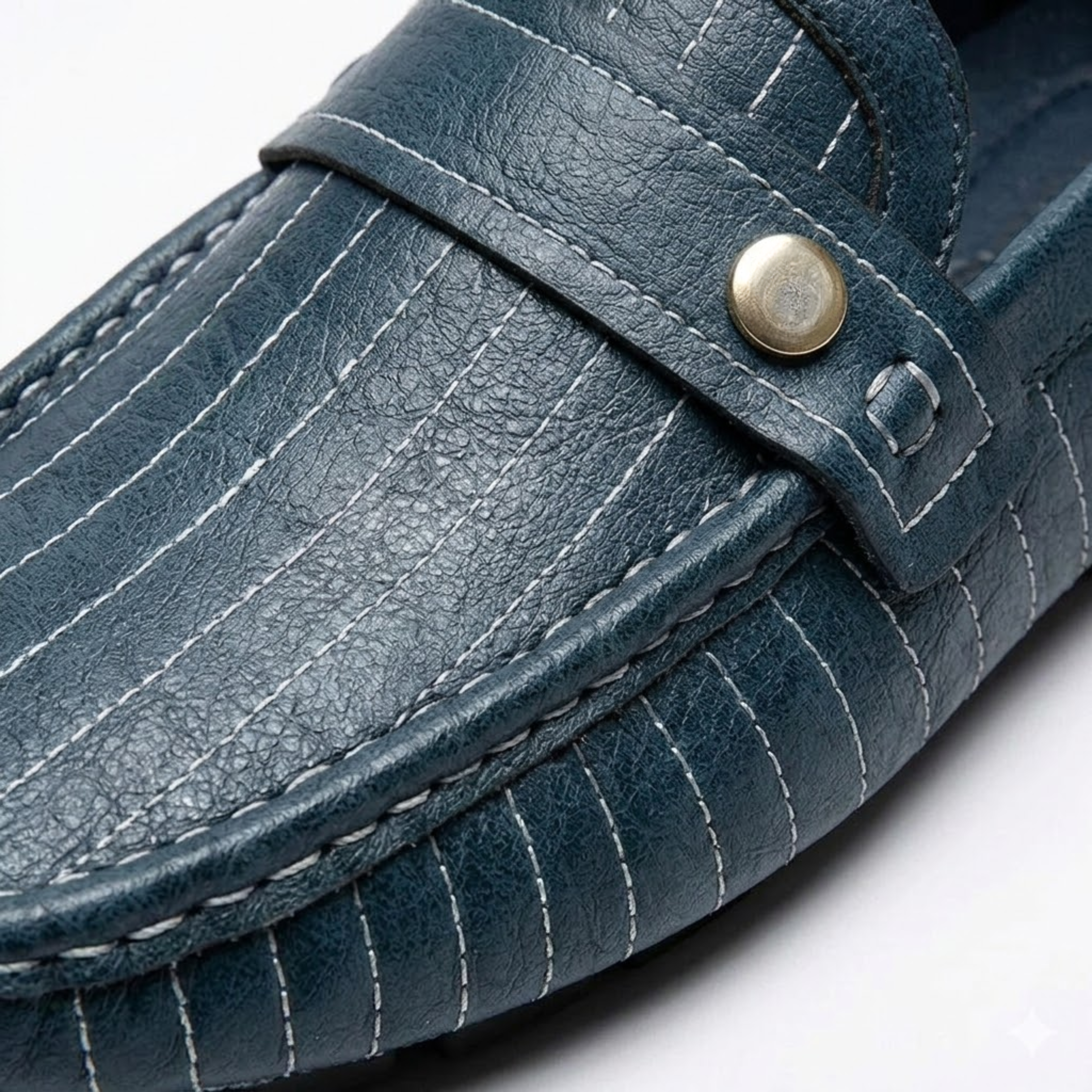 Mocassini in Vera Pelle da Uomo a Righe con Bottone Decorativo e Slip-On