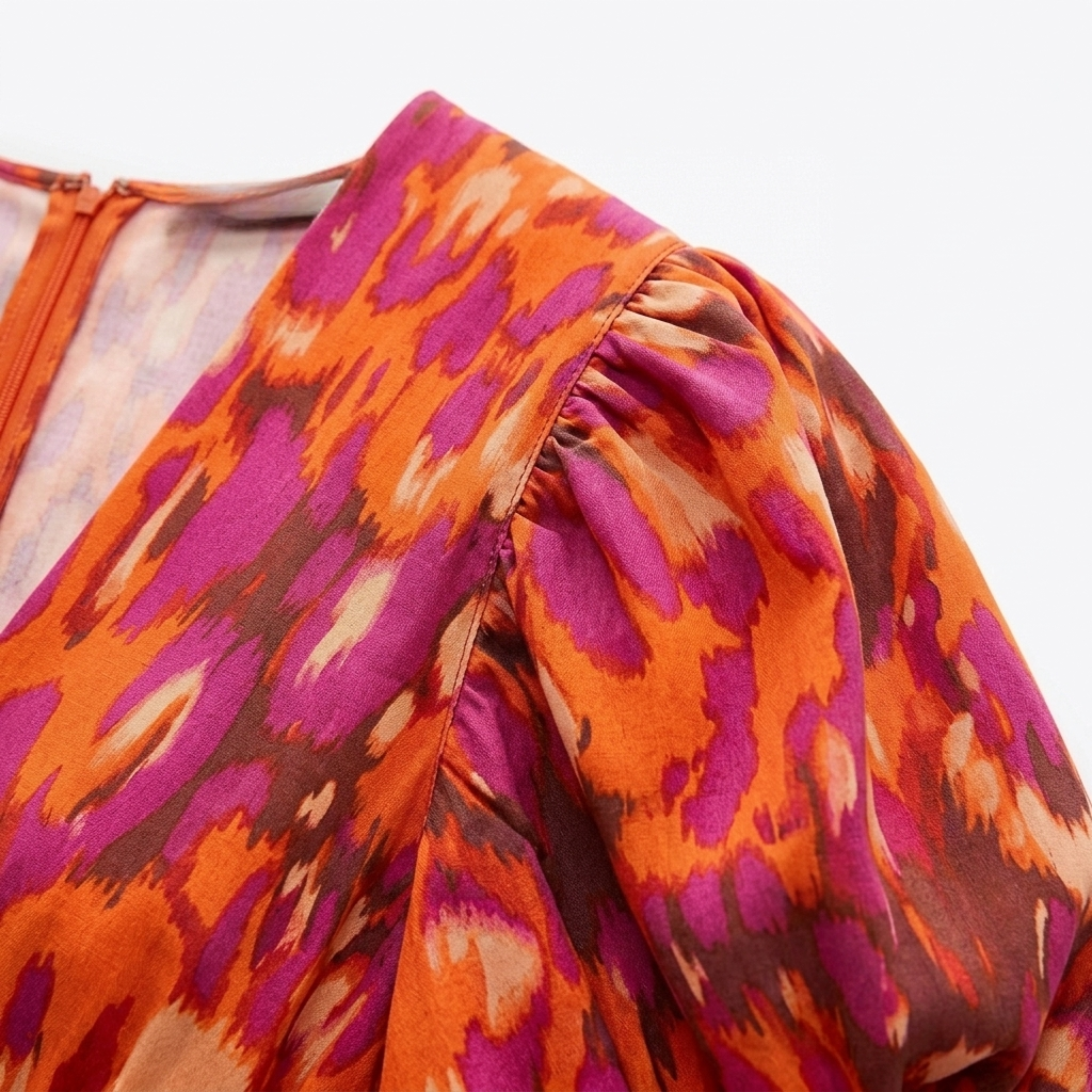 Printed long dress — V-neck and puff sleeves — party