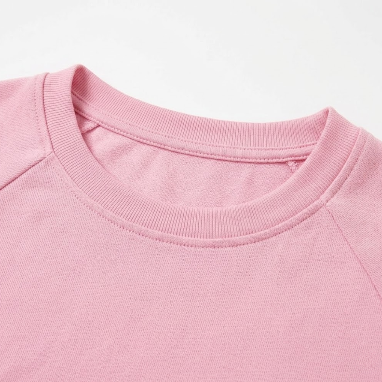 Conjunto de Duas Peças para Mulher com T-shirt de Gola Redonda e Calças Largas Fluídas