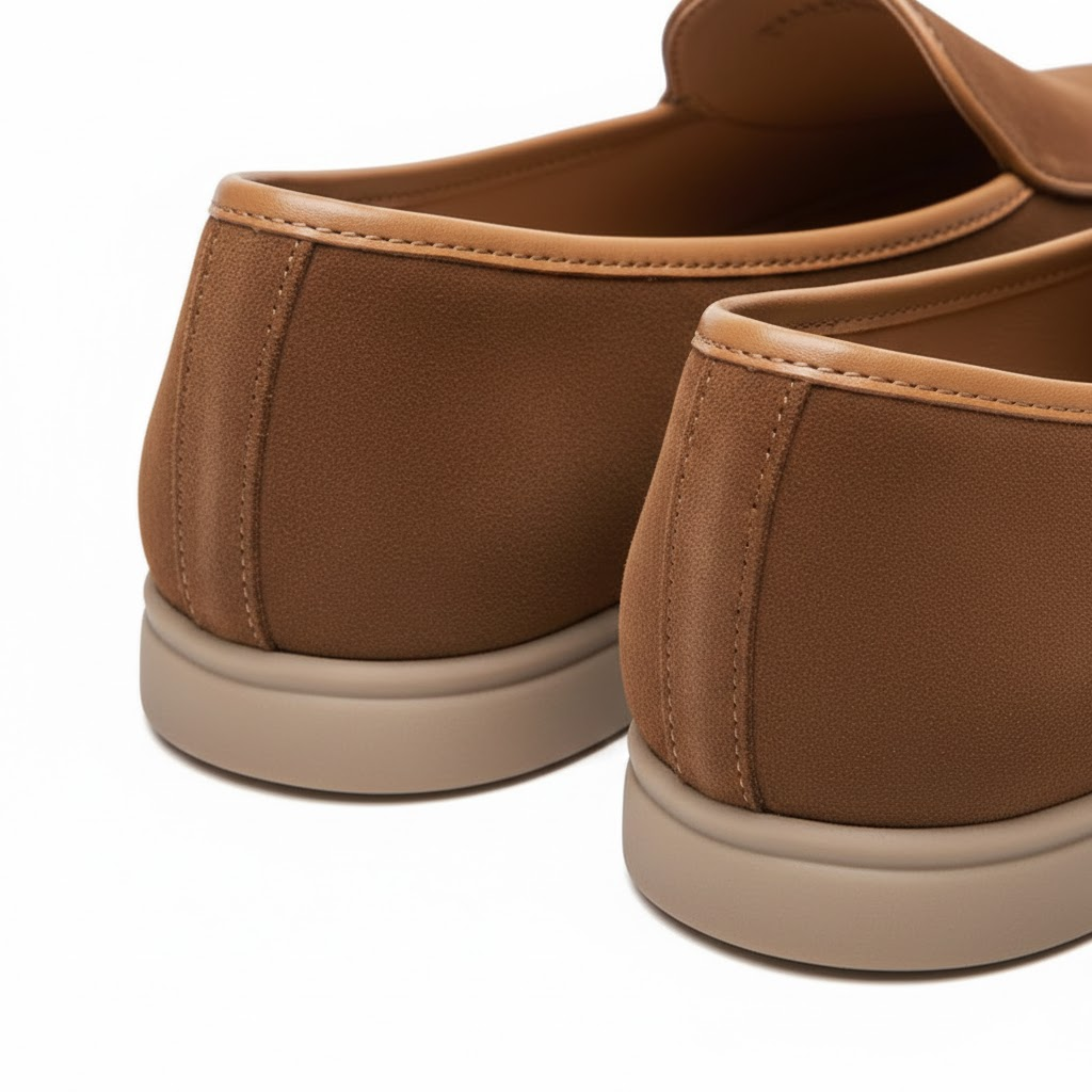 Mocassins en Daim pour Homme à Semelle Contrastée et Design Minimaliste à Enfiler