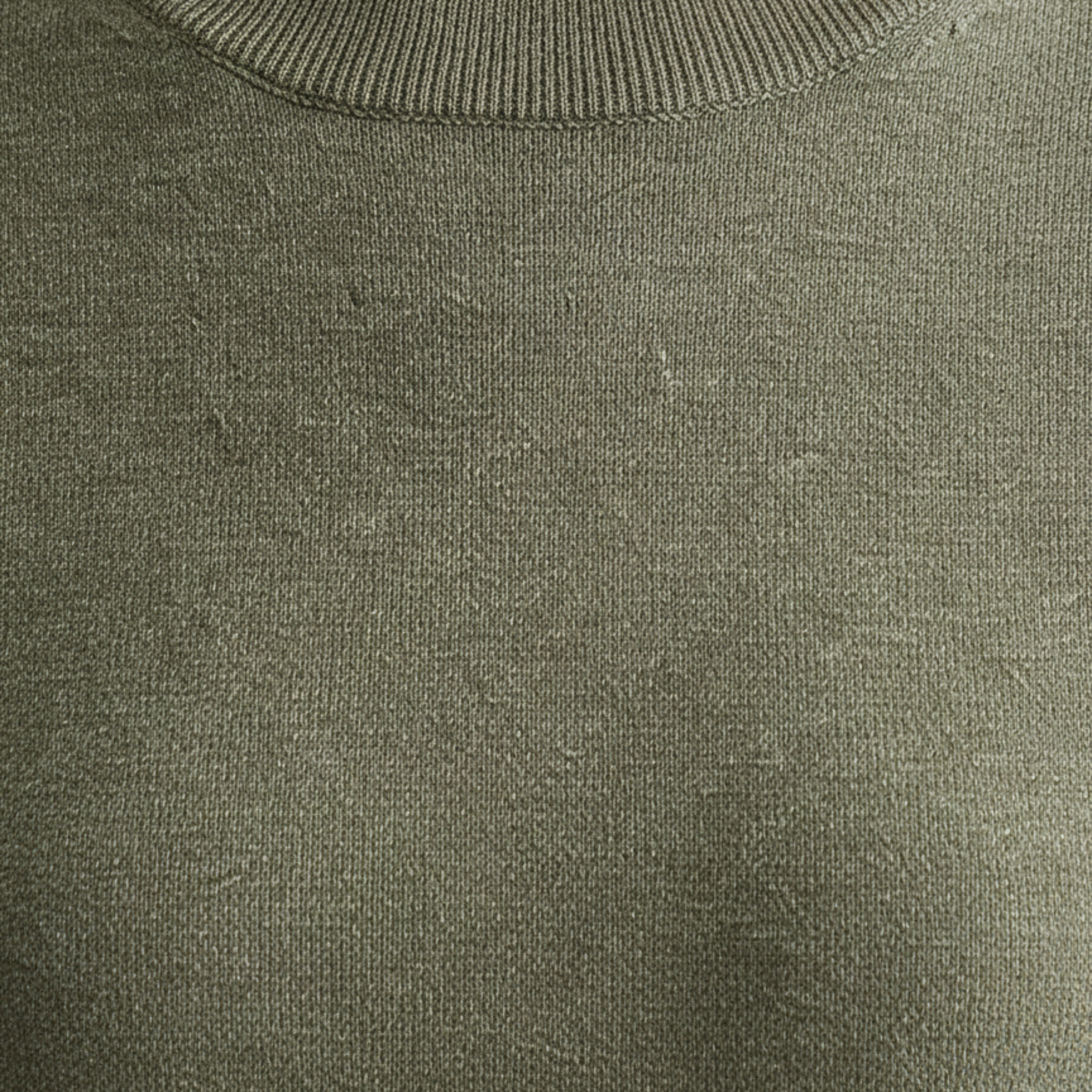 Fine Knit T-Shirt for Women with Round Neck and Fitted Short Sleeves