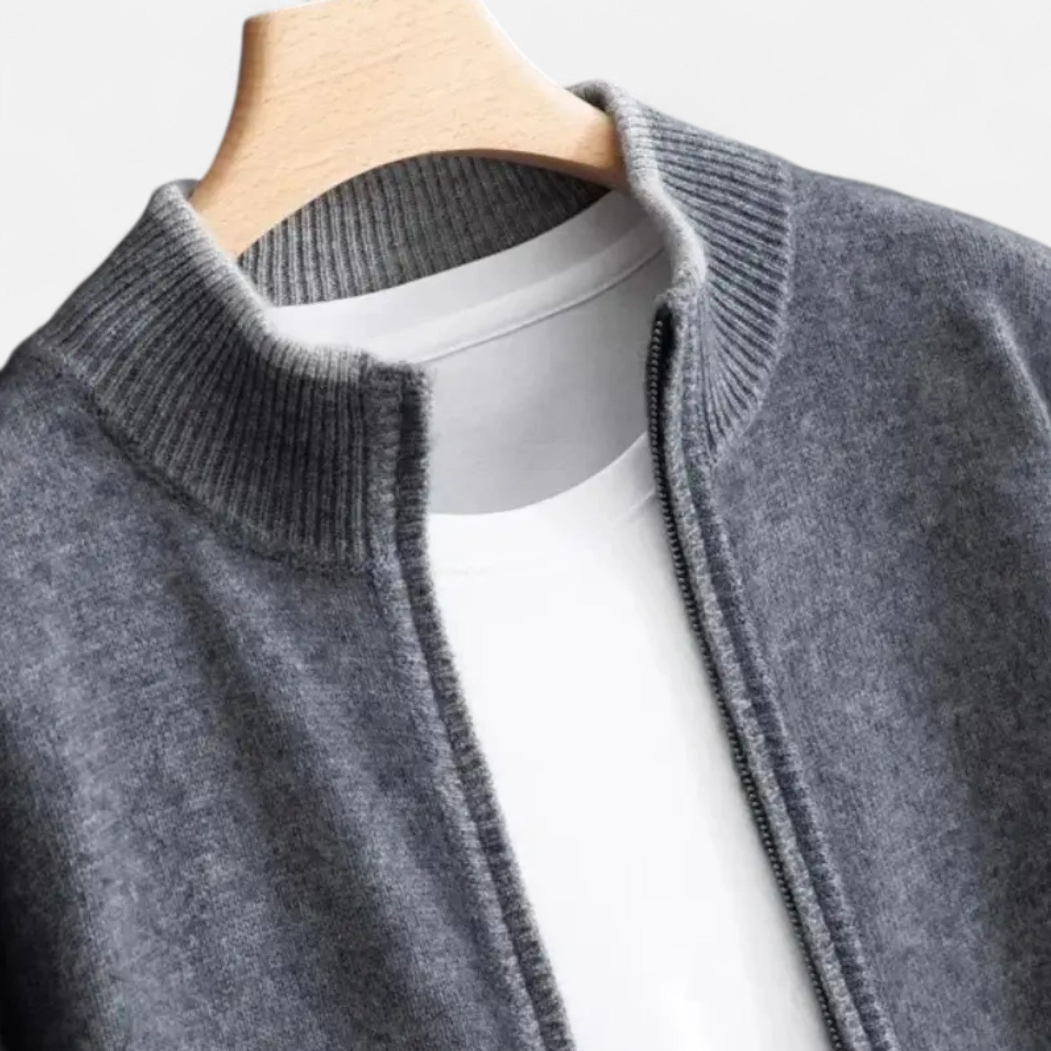 Ancienne Monde | Pull Homme Col Montant Laine Mérinos Zippé