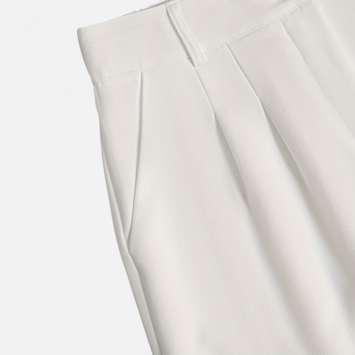 Ancienne Monde | Short d’Été Plissé pour Femme – Légèreté Tailleur